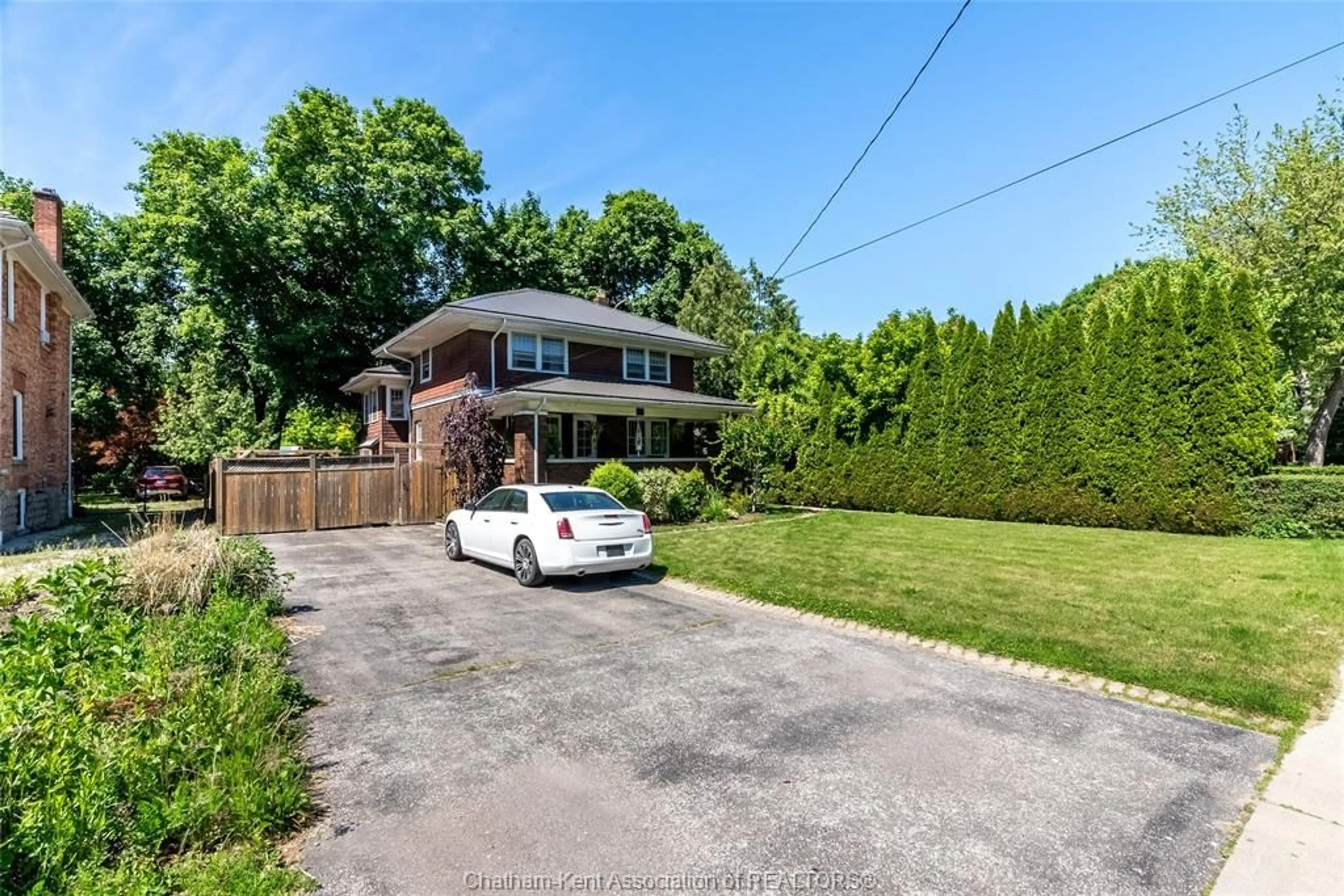 A pic from outside/outdoor area/front of a property/back of a property/a pic from drone, street for 38 Inshes Ave, Chatham Ontario N7M 2Y7