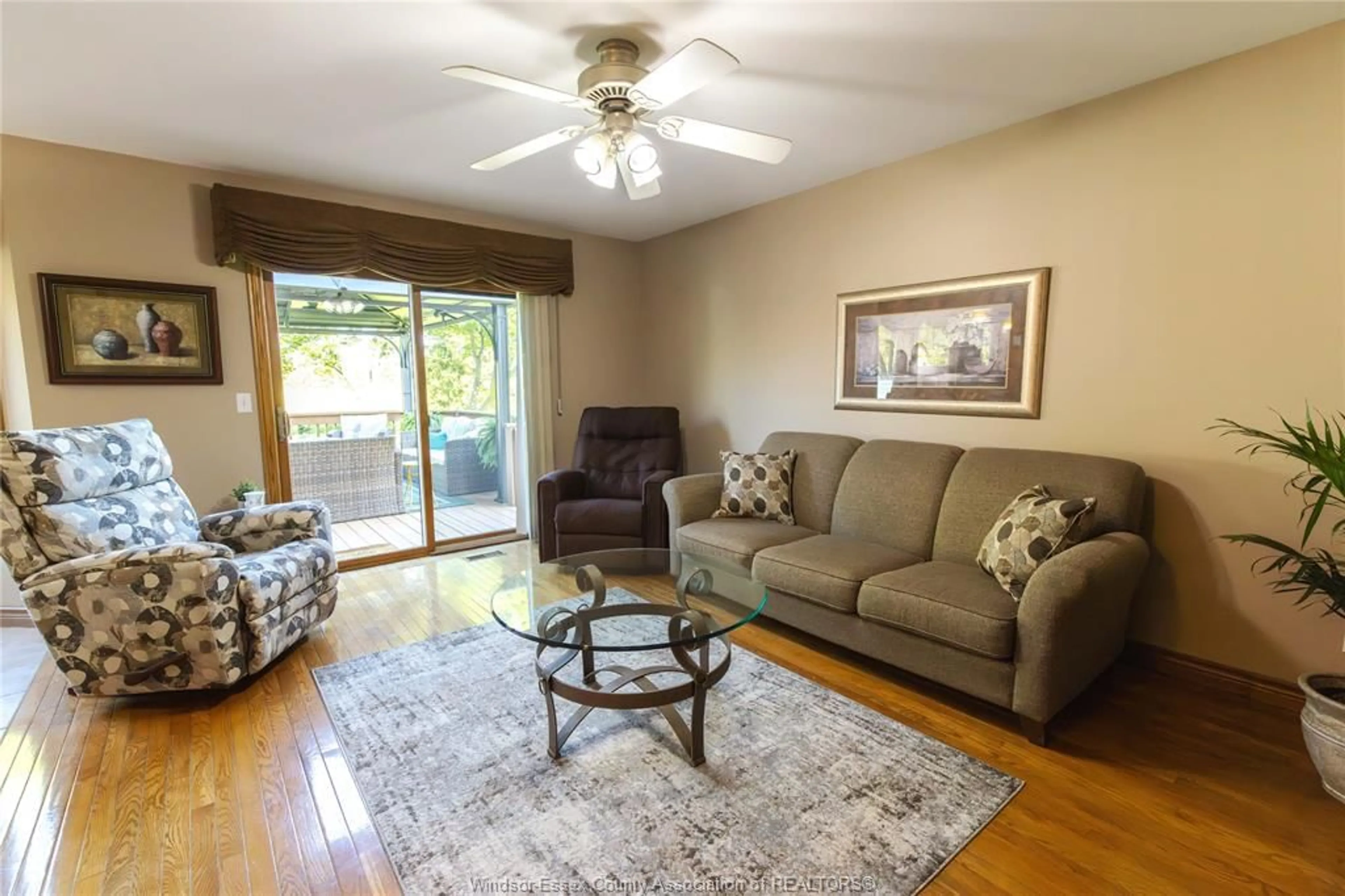 Living room with furniture, unknown for 6335 AINSLIE Ave, Lakeshore Ontario N0P 1J0