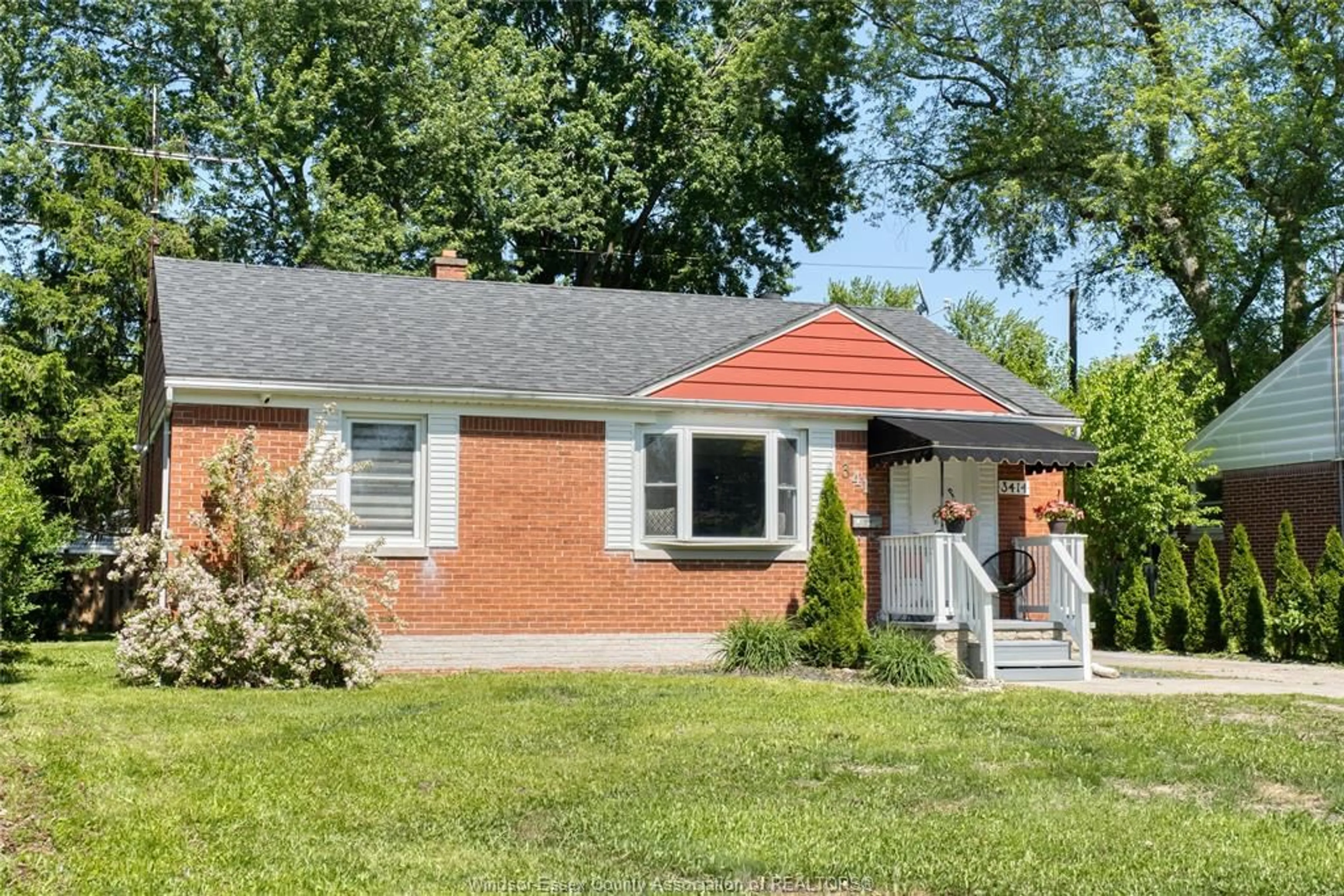 Home with brick exterior material, street for 3414 DOMINION Ave, Windsor Ontario N9E 2N7