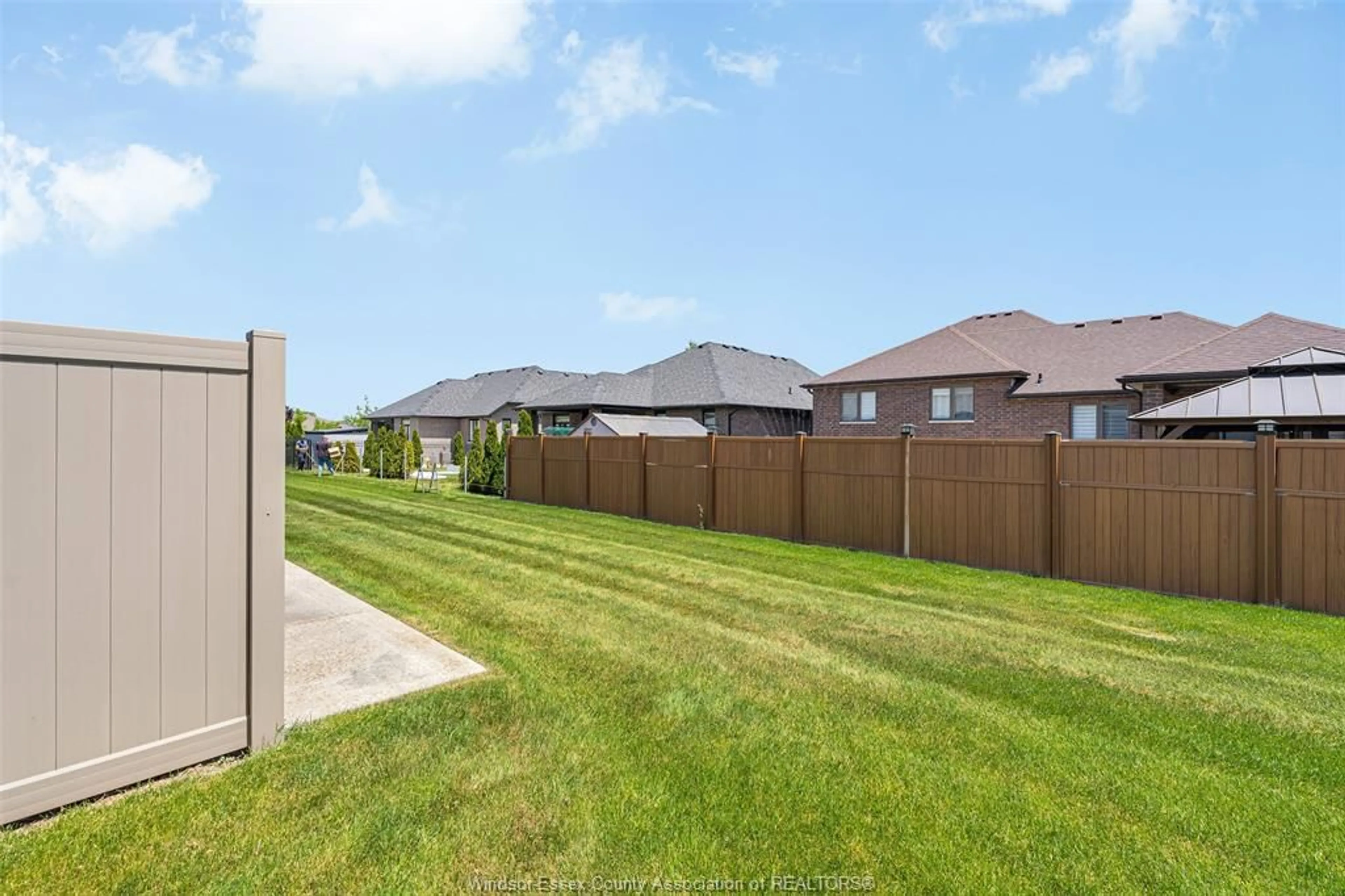 A pic from outside/outdoor area/front of a property/back of a property/a pic from drone, street for 1342 CYPRESS Ave, Windsor Ontario N8P 1Y4