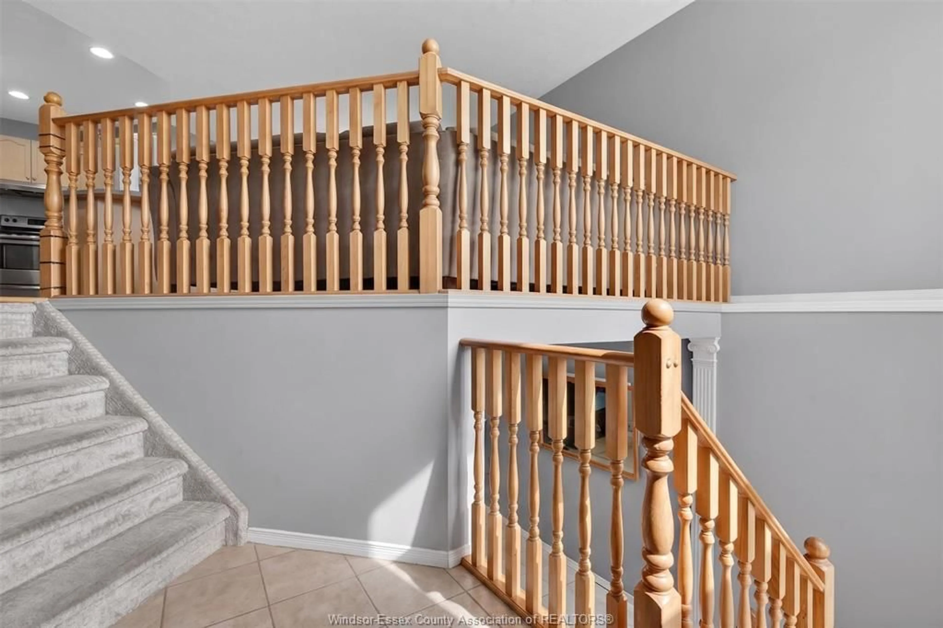 Stairs for 734 MICHAEL, Tecumseh Ontario N8N 5A3