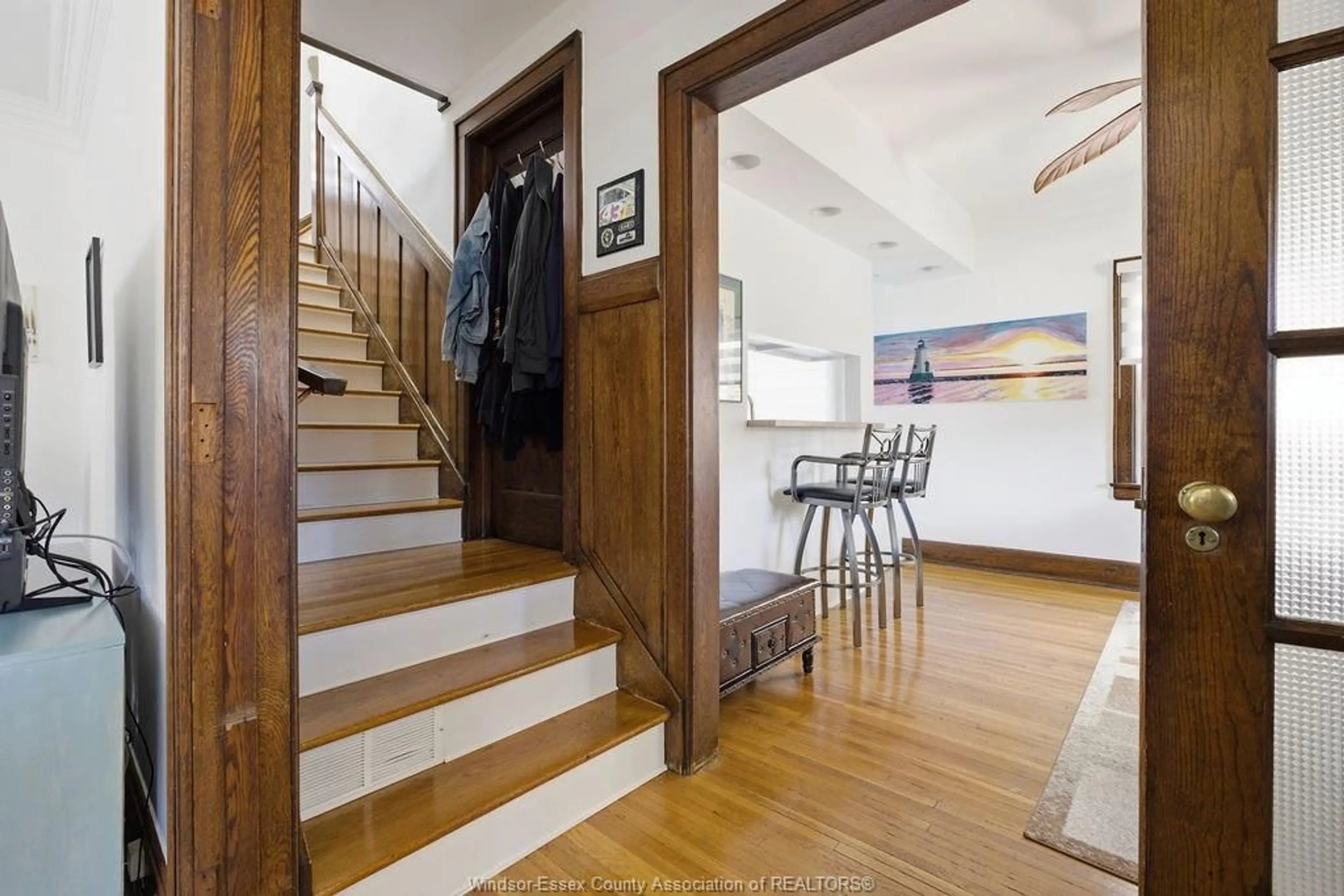 Indoor entryway for 439 MOY Ave, Windsor Ontario N9A 2N3