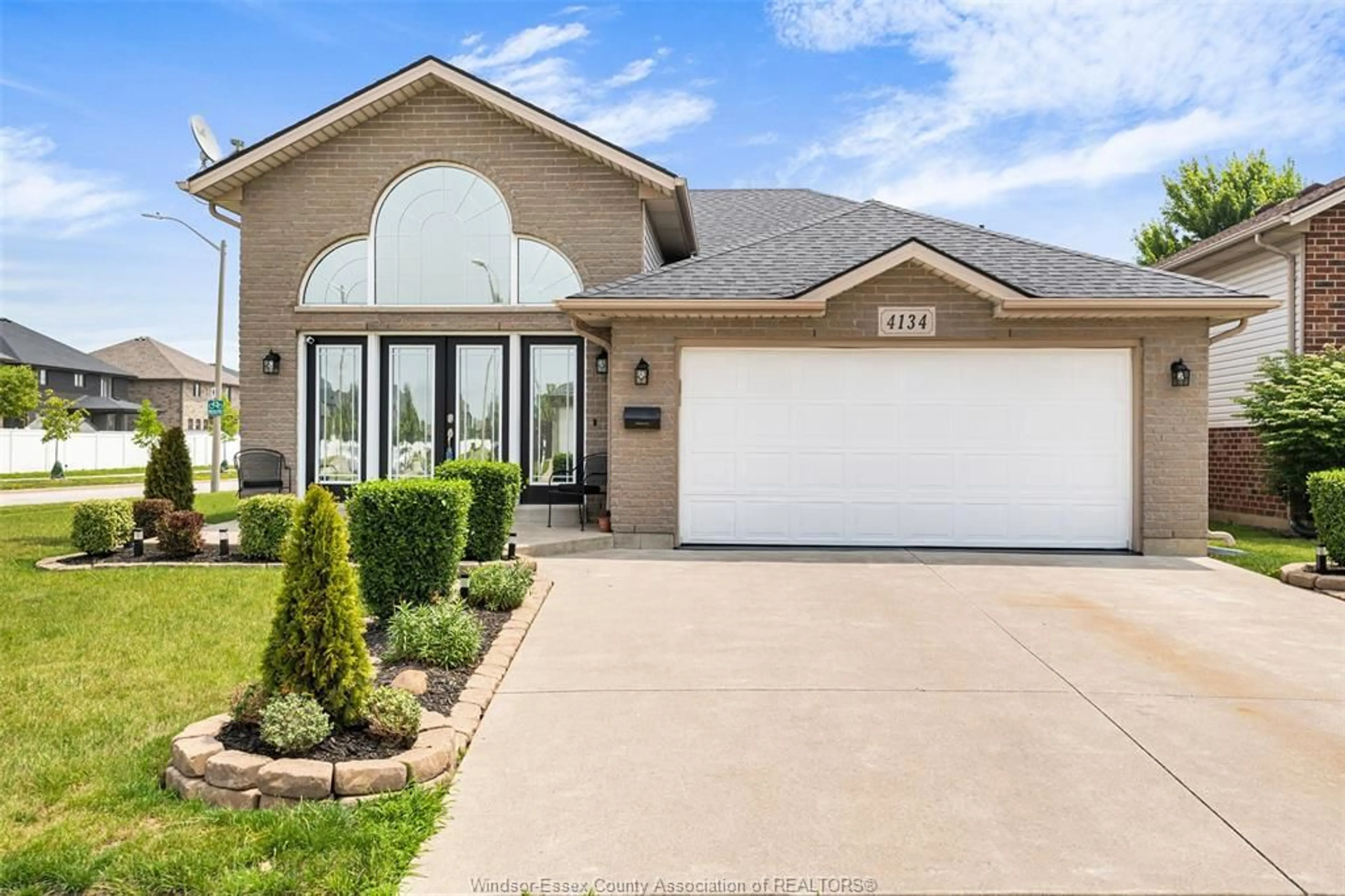 Home with vinyl exterior material, street for 4134 Zurich, Windsor Ontario N9G 3E4