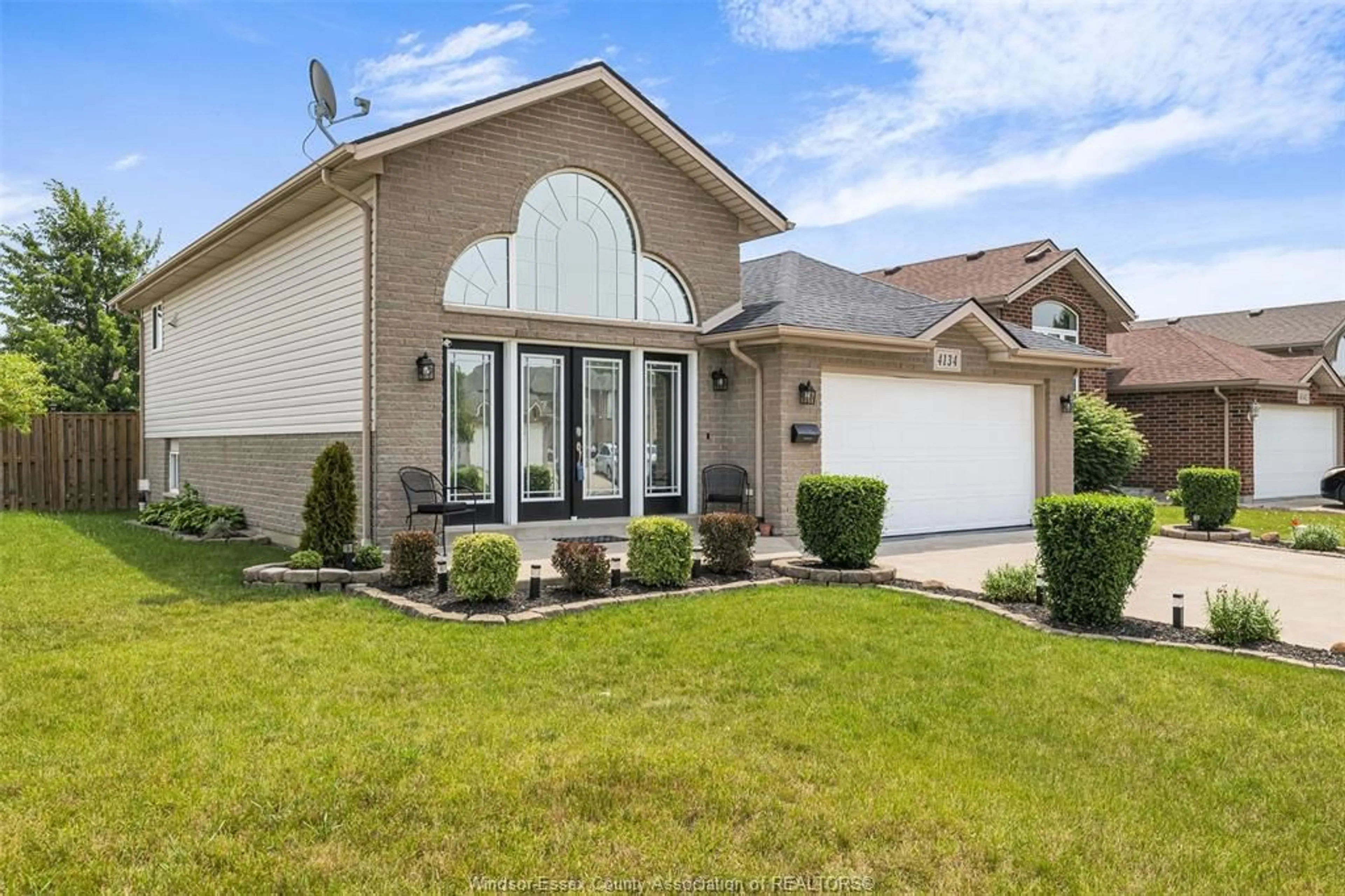 Home with vinyl exterior material, street for 4134 Zurich, Windsor Ontario N9G 3E4