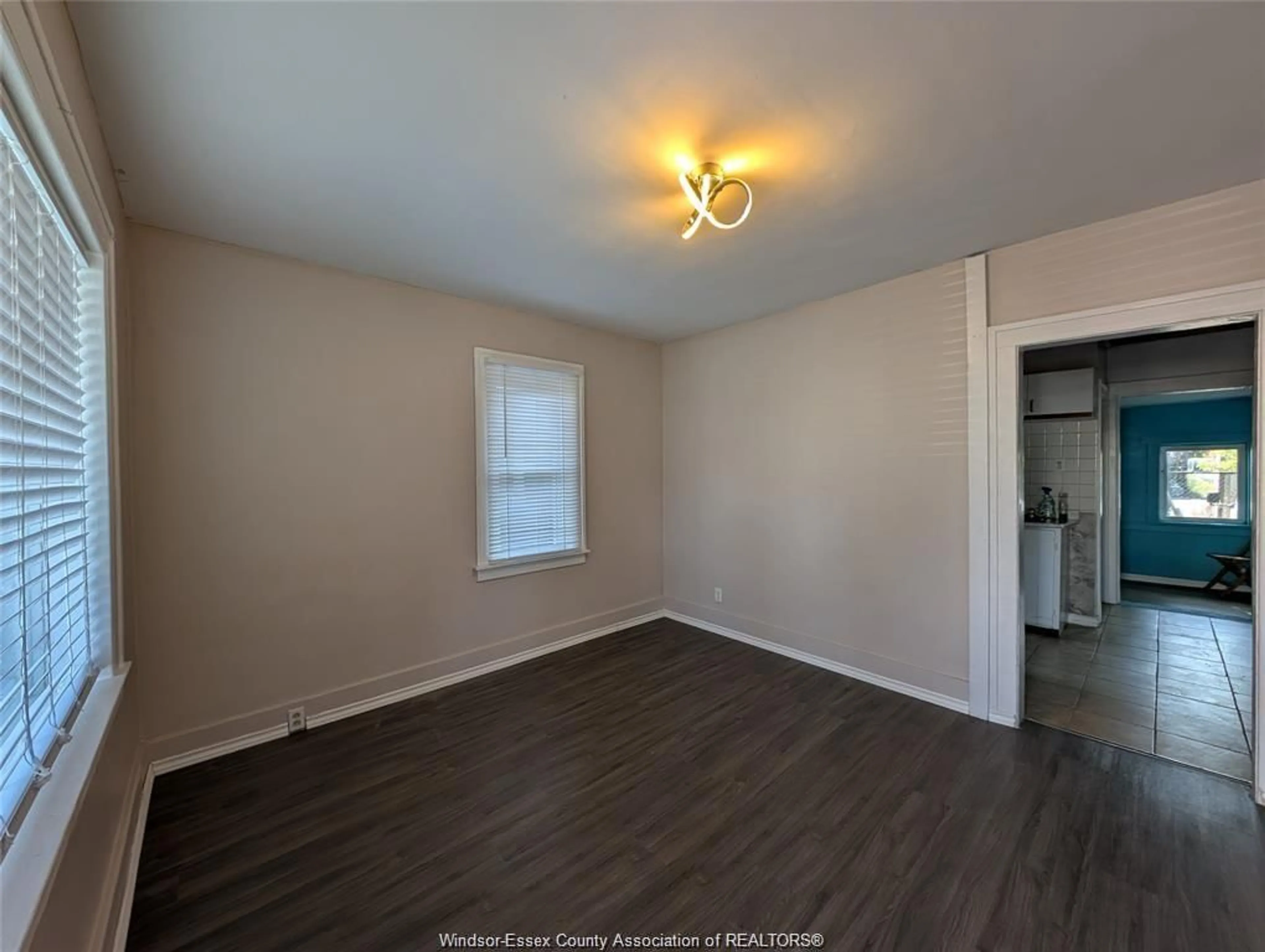 A pic of a room for 1781 ROONEY St, Windsor Ontario N9B 1L3