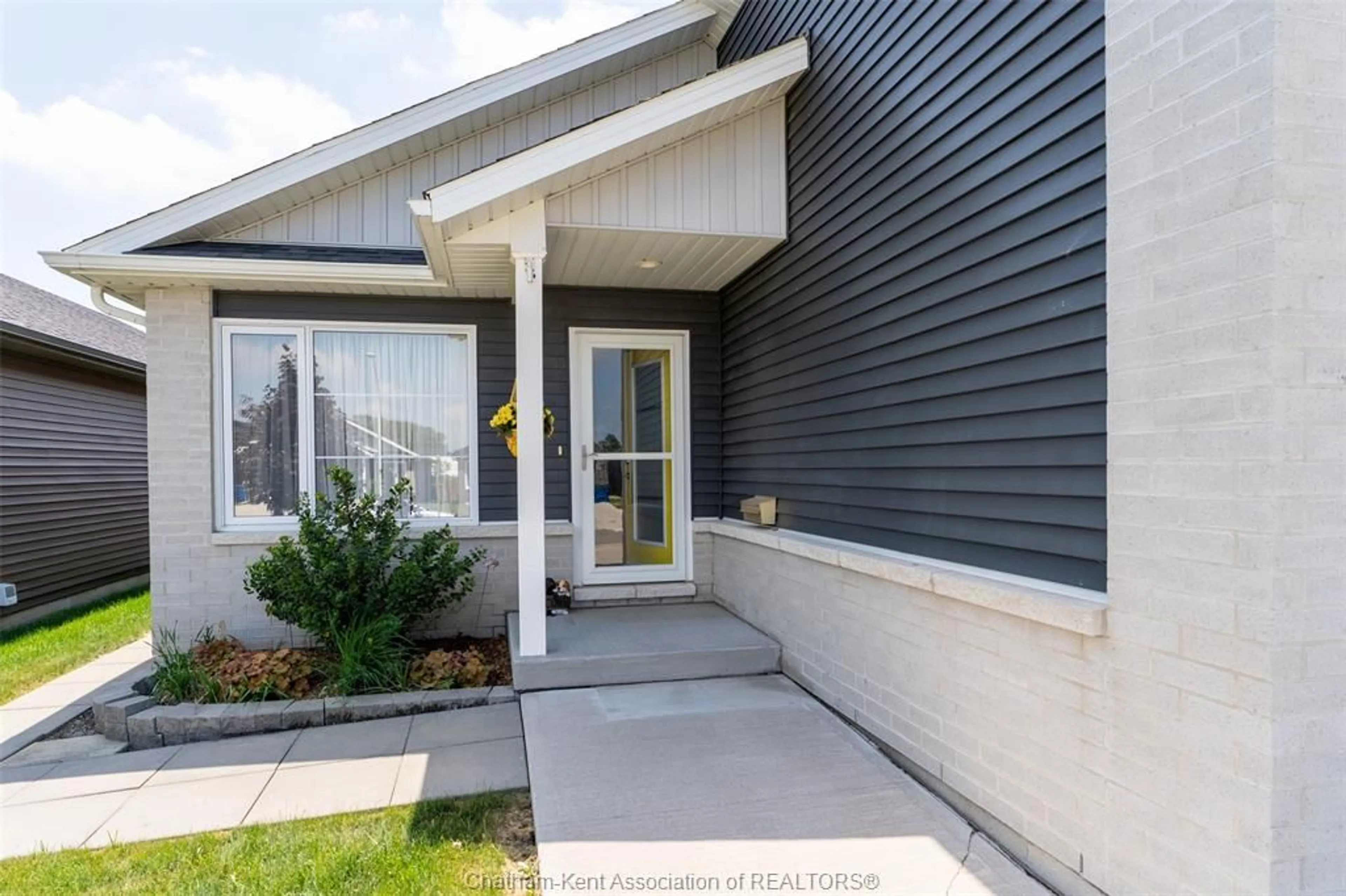 Home with vinyl exterior material, street for 105 Moonstone Cres, Chatham Ontario N7M 0S1