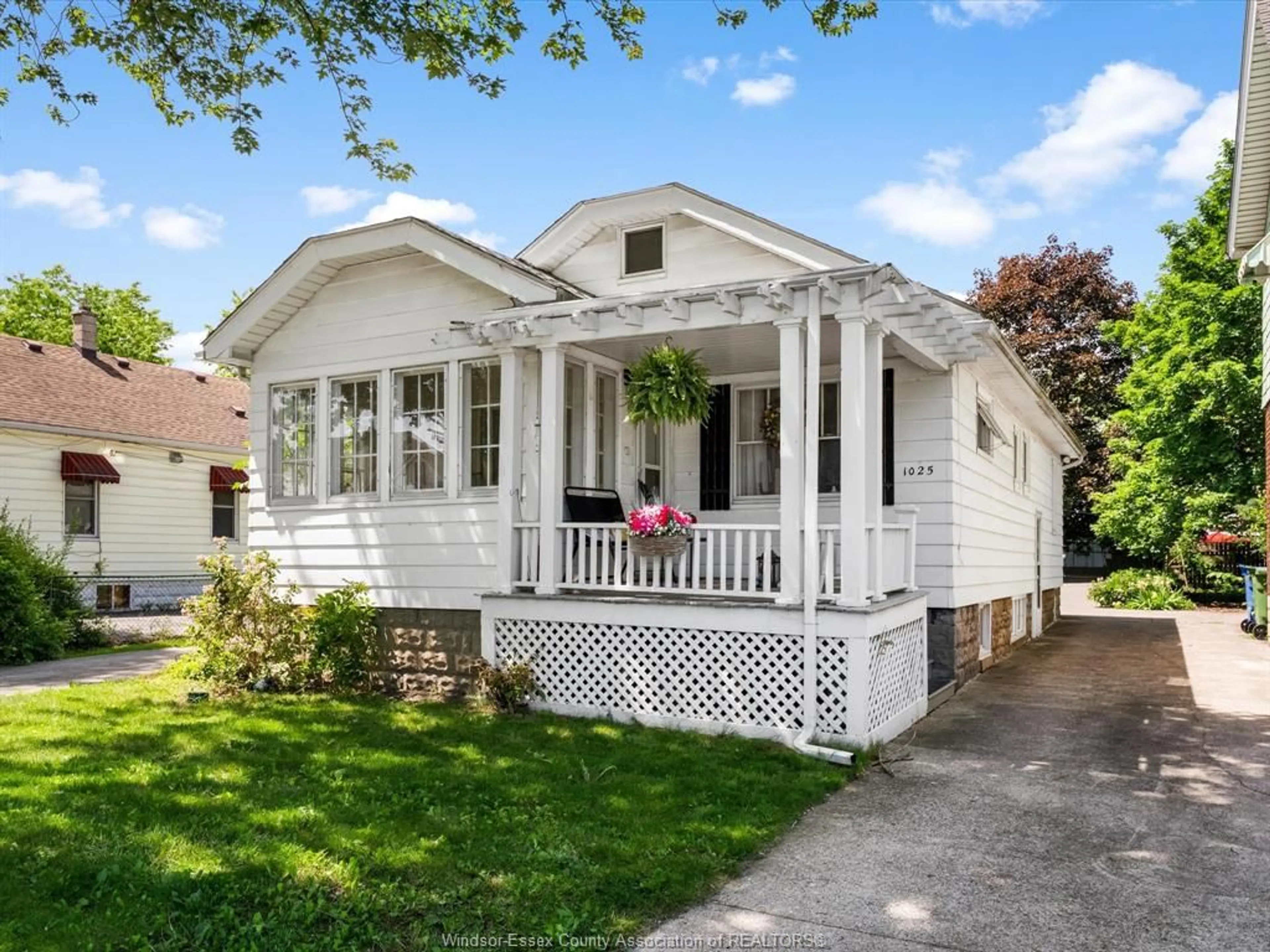 Home with vinyl exterior material, street for 1025 CAMPBELL Ave, Windsor Ontario N9B 2J4