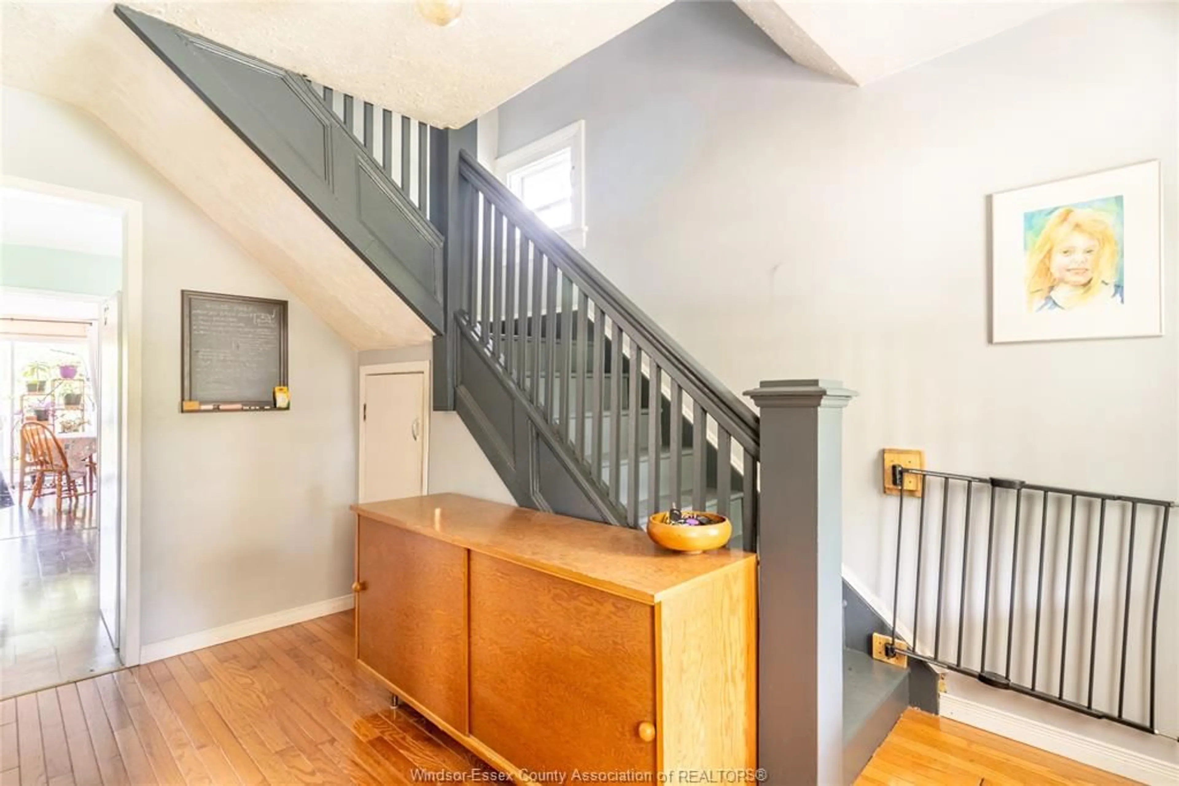 Stairs for 980 RIVERDALE Ave, Windsor Ontario N8S 4C3