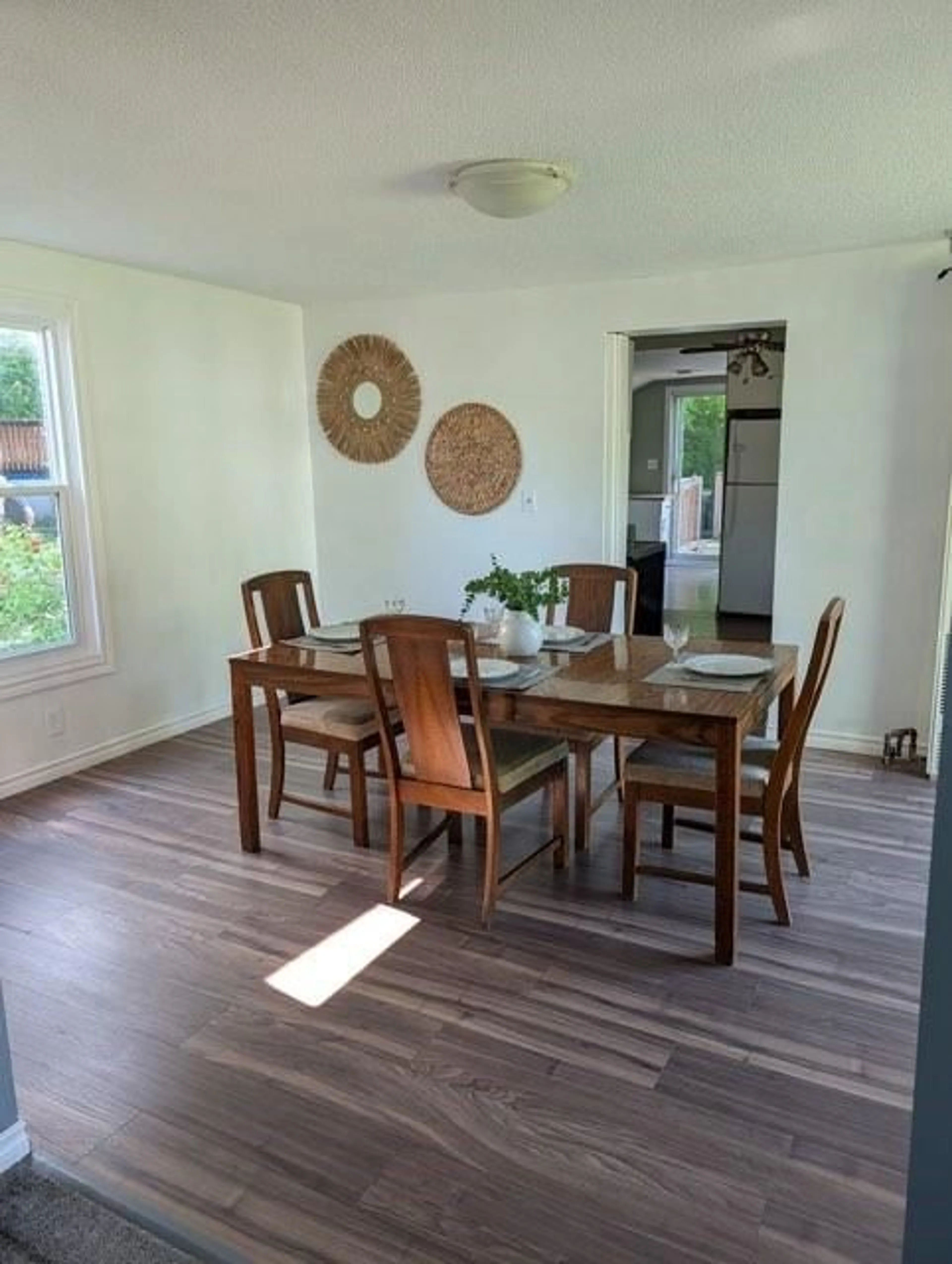 Dining room, wood/laminate floor for 534 Plympton St, Plympton-Wyoming Ontario N0N 1T0