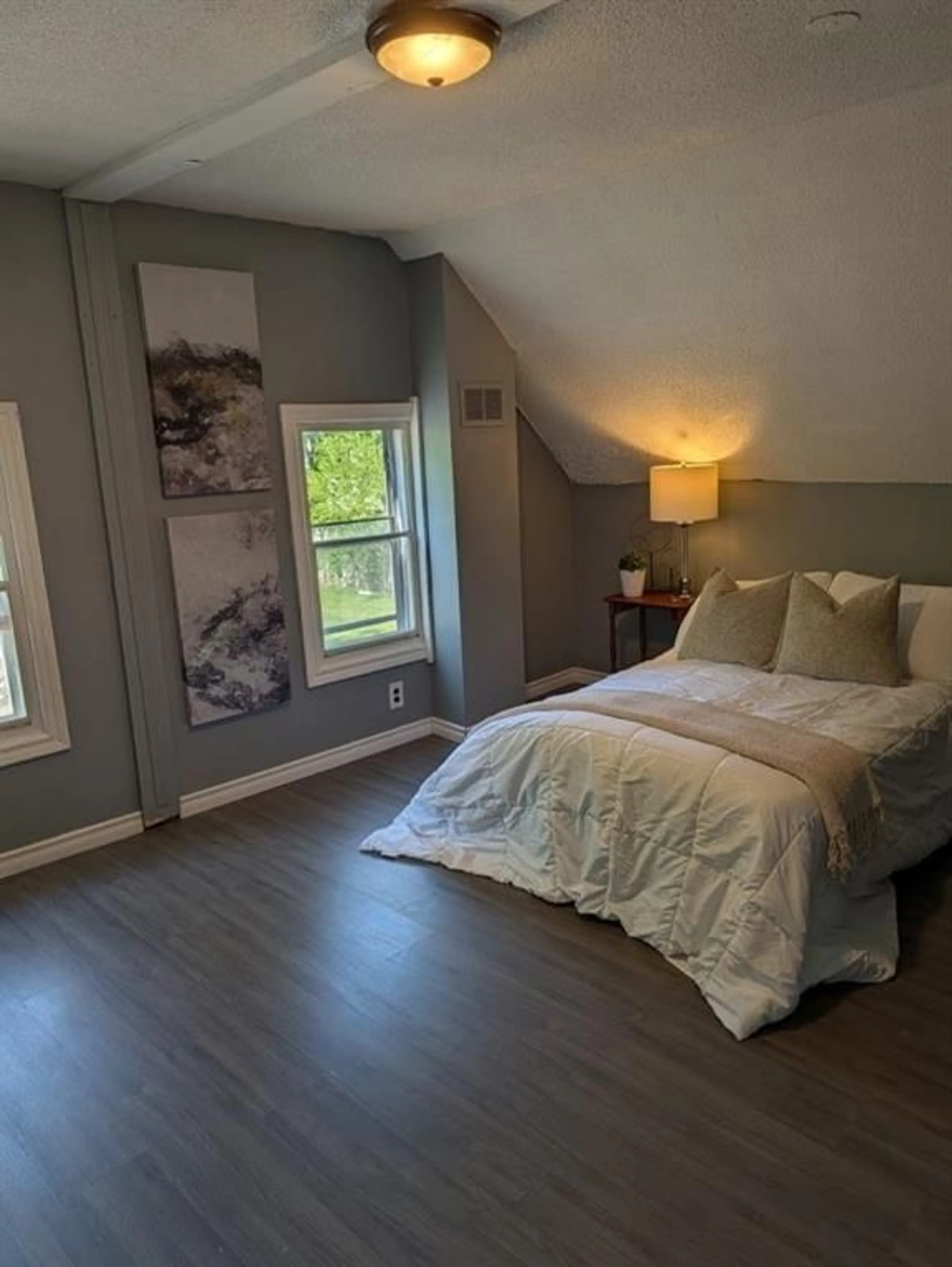 A pic of a room for 534 Plympton St, Plympton-Wyoming Ontario N0N 1T0