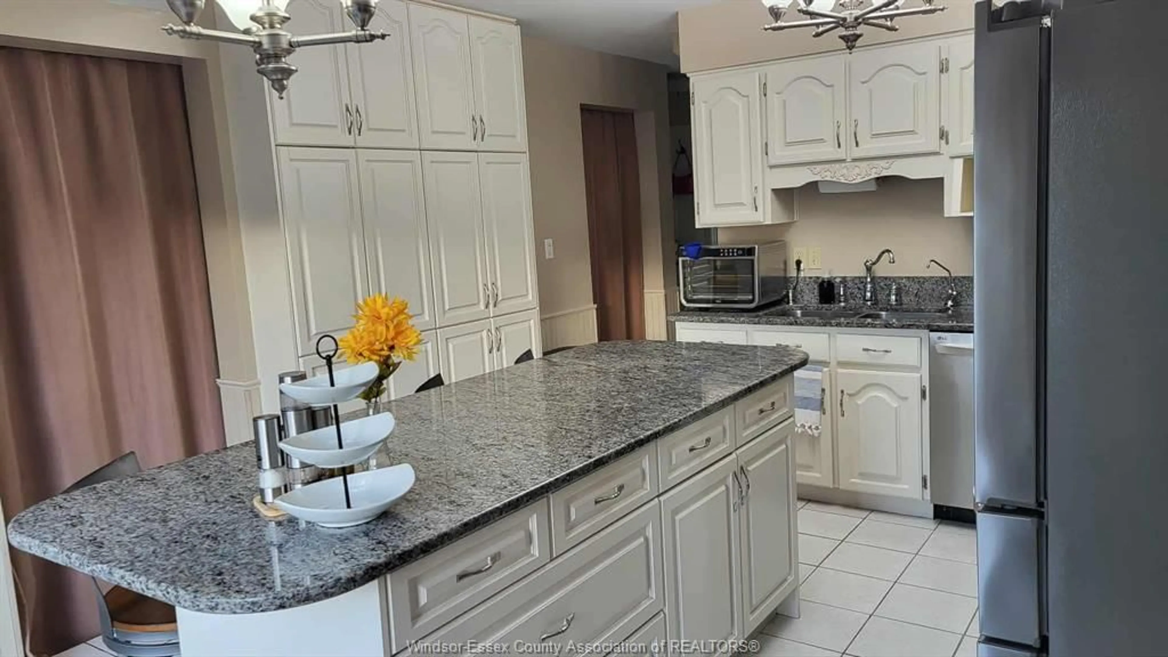 Unknown for 12033 ST THOMAS, Tecumseh Ontario N8N 3V6