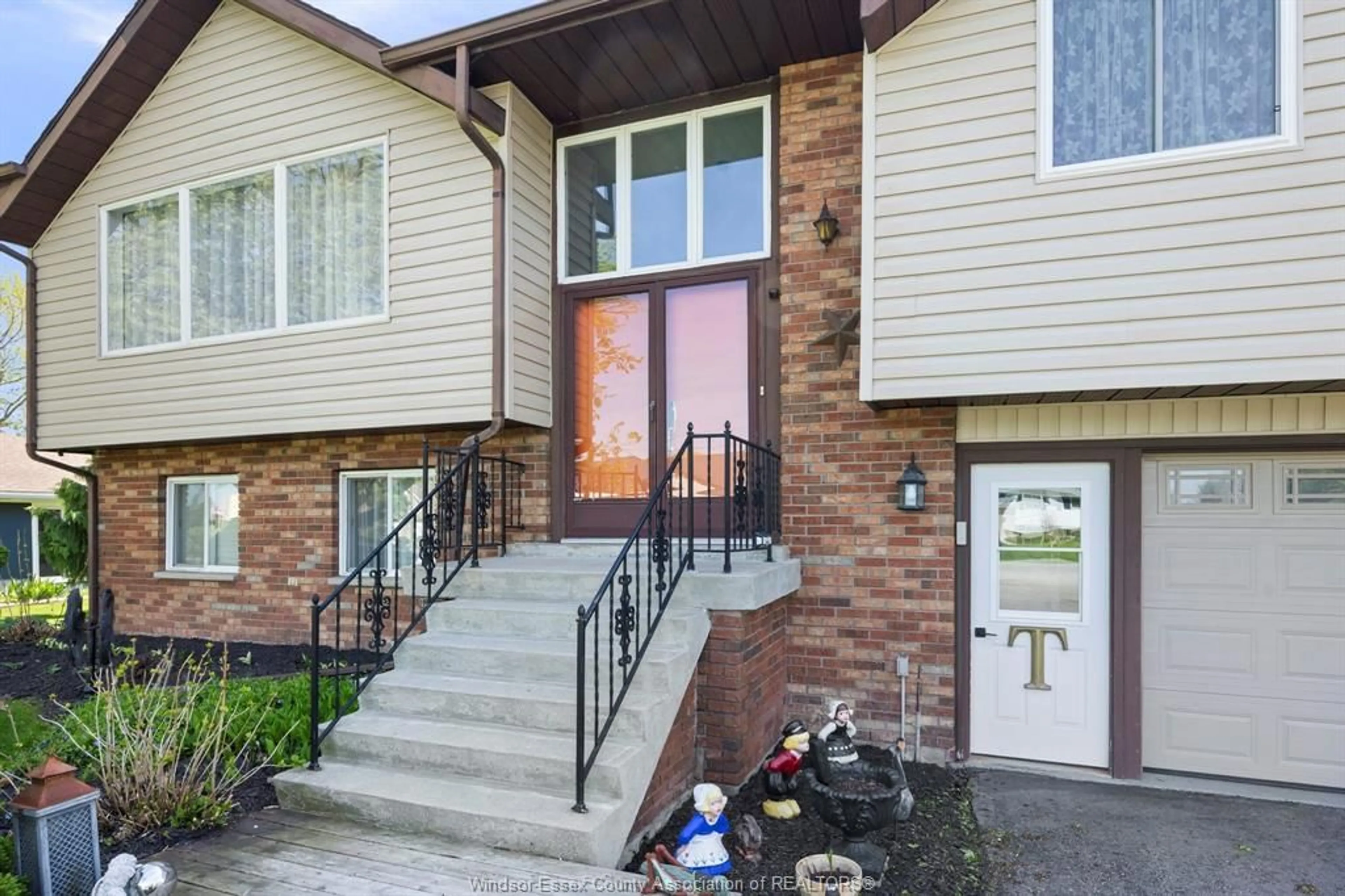 Unknown for 19079 BLUE WATER Ave, Lakeshore Ontario N0P 2L0