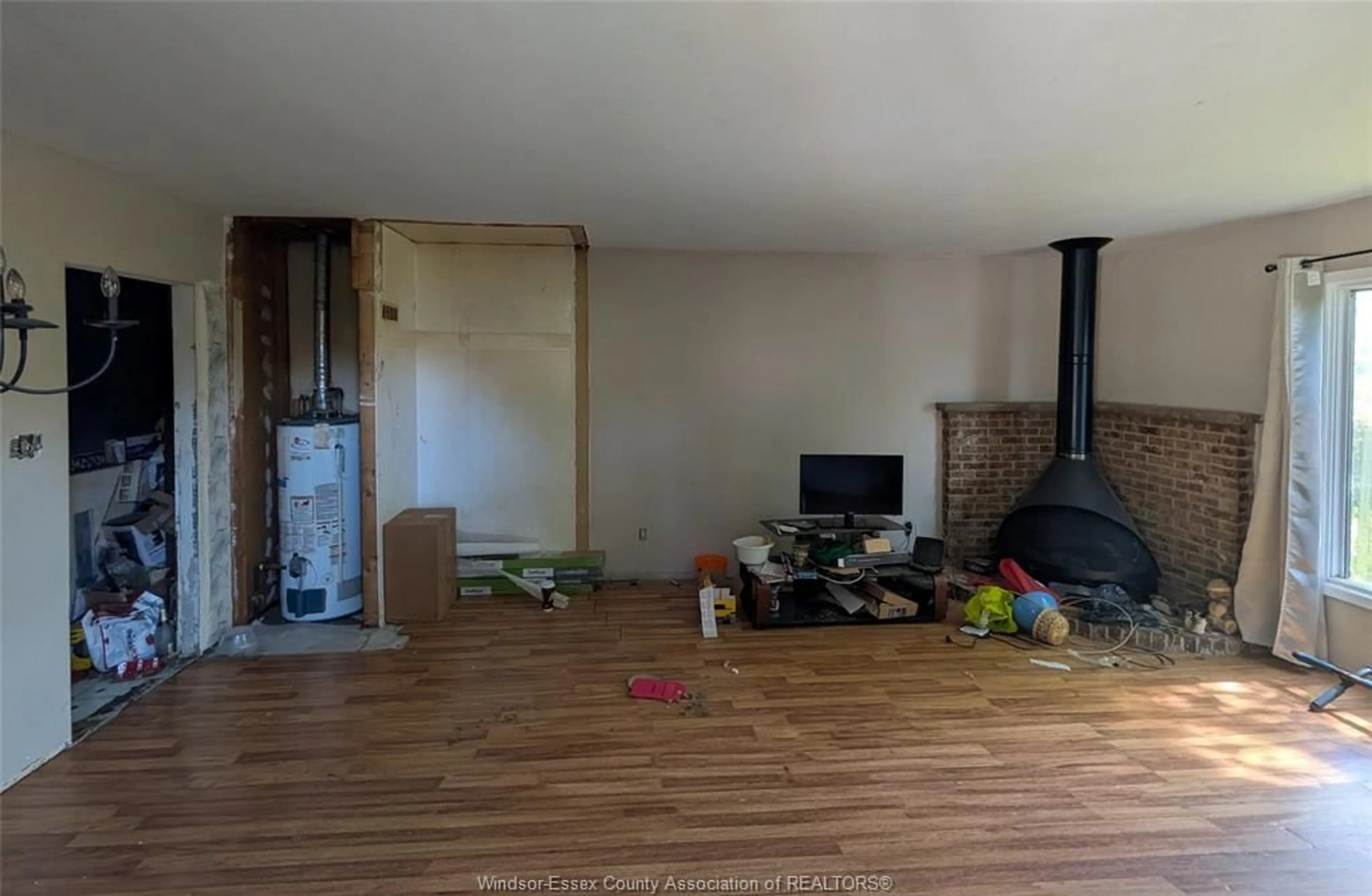 A pic of a room for 3671 MULFORD Crt, Windsor Ontario N9C 1W8