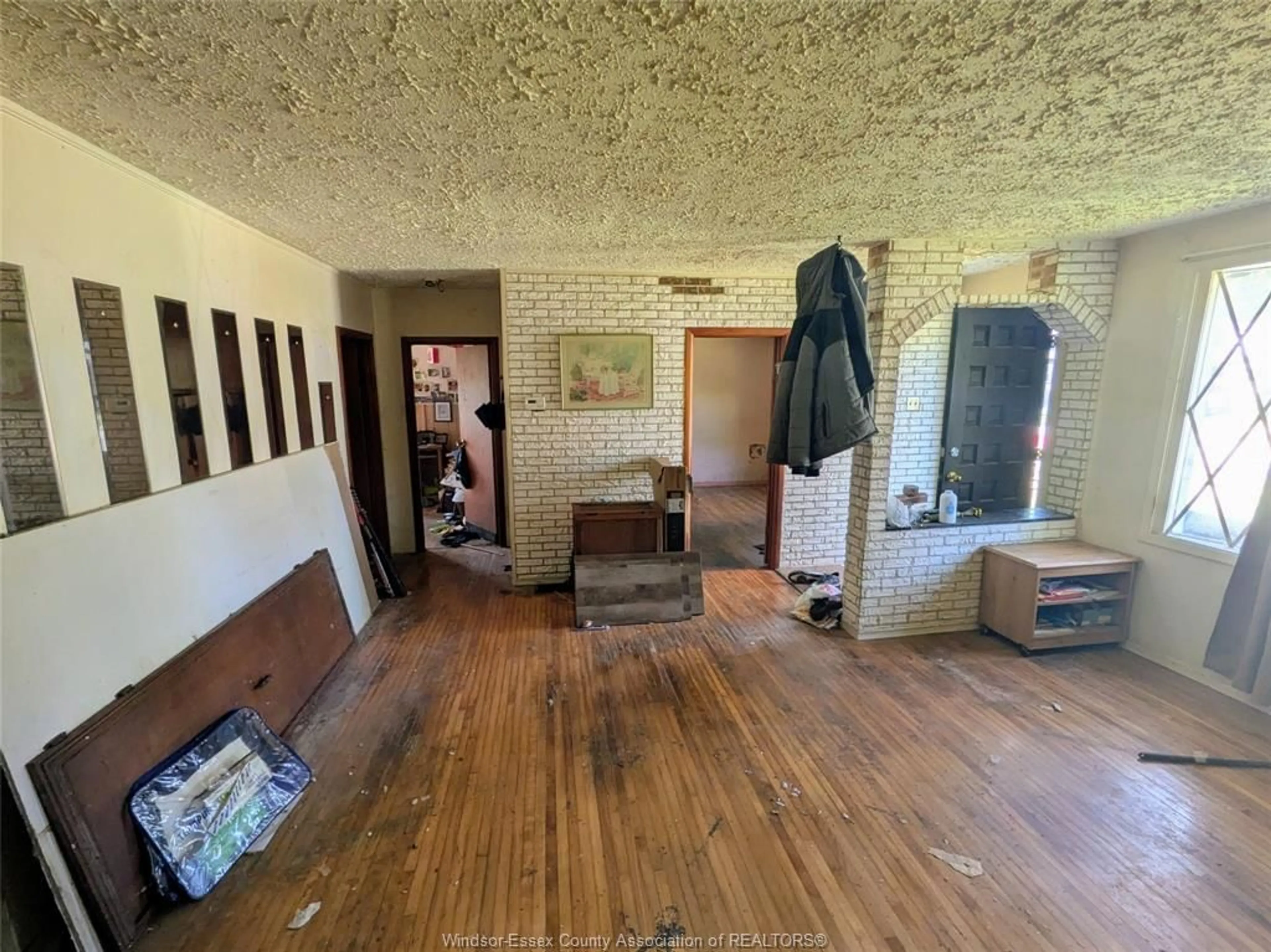 A pic of a room for 3671 MULFORD Crt, Windsor Ontario N9C 1W8