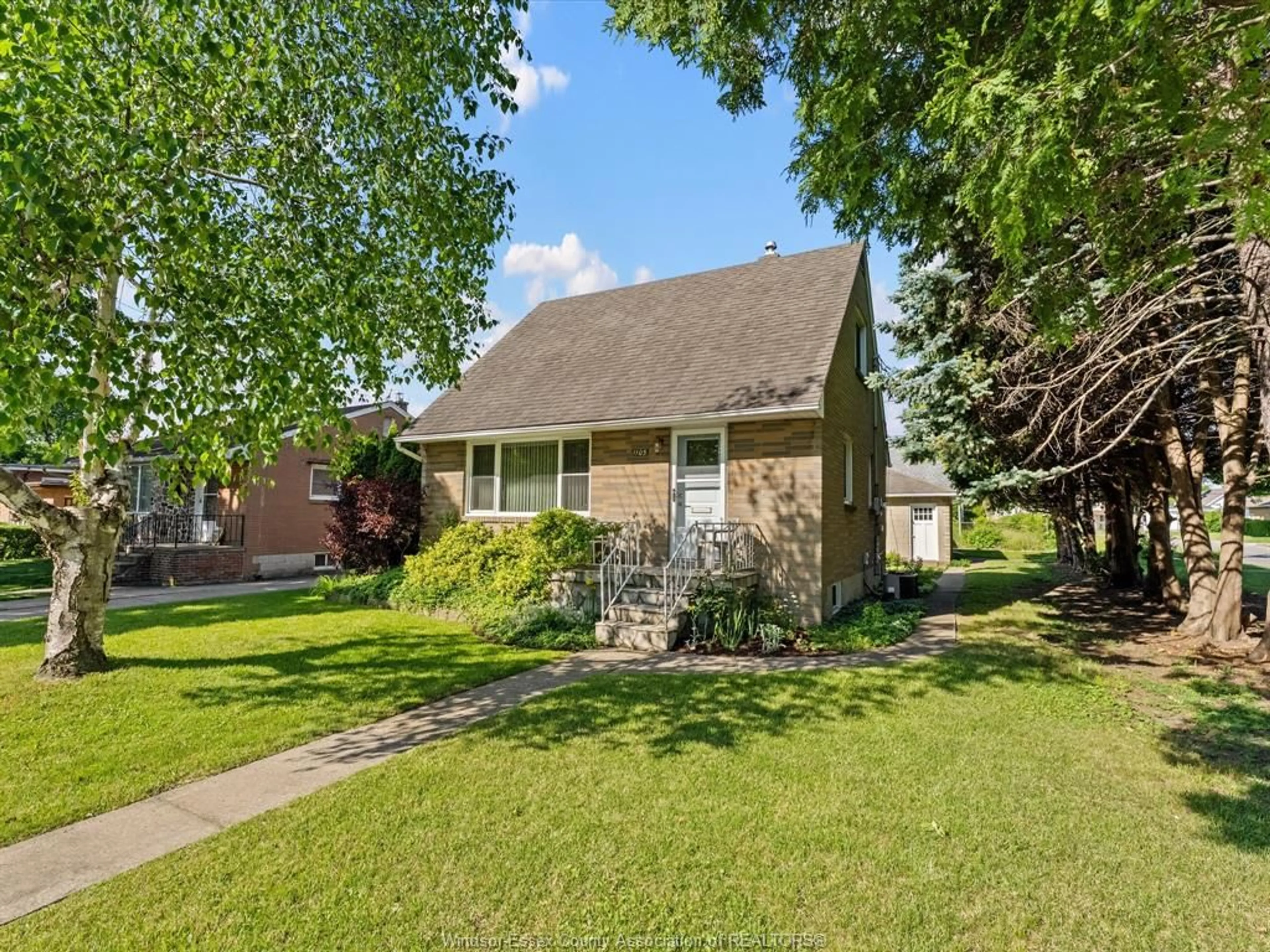 Unknown for 1105 DOT Ave, Windsor Ontario N9C 3H9