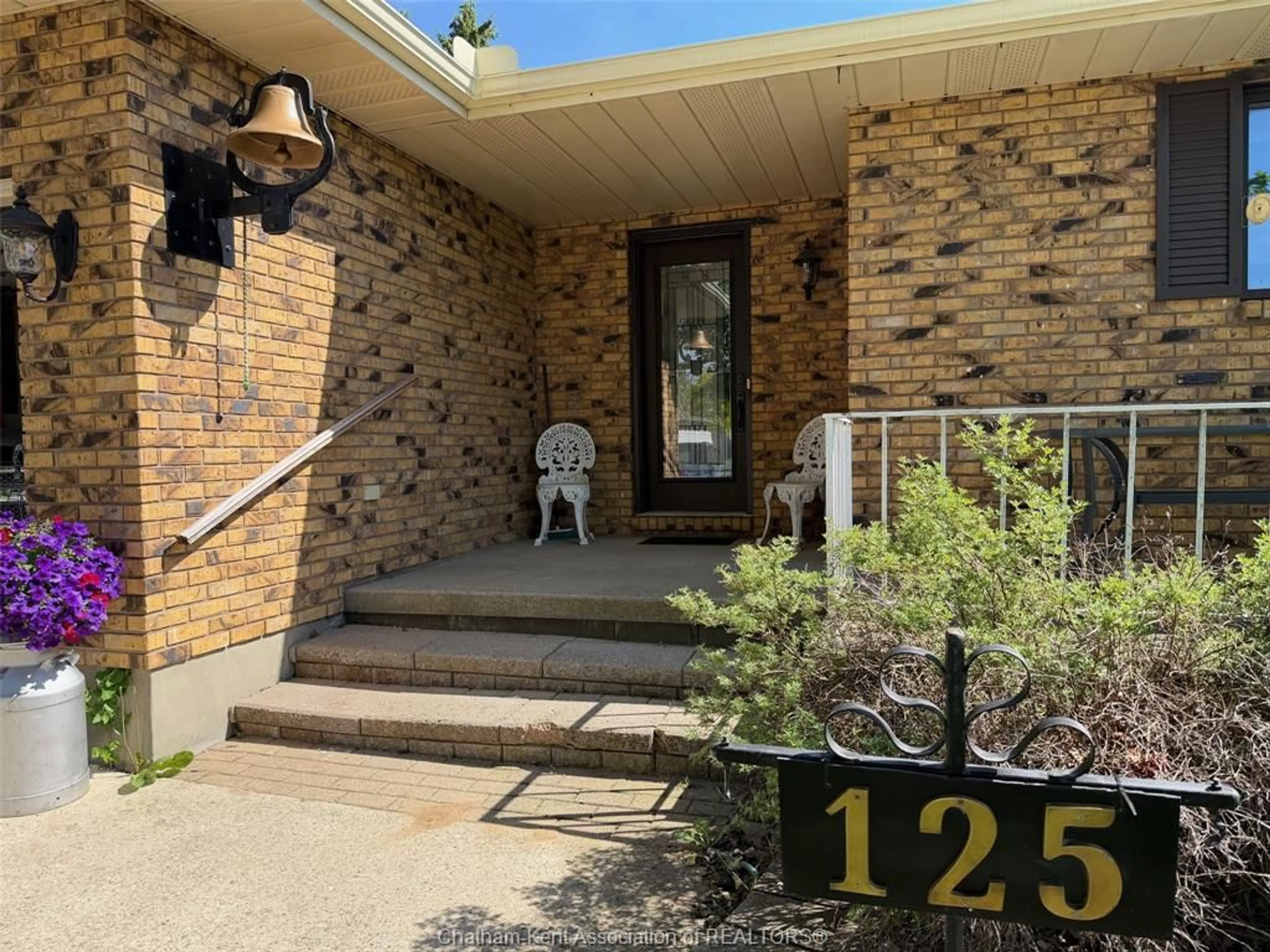 Unknown for 125 Bruinsma Ave, Wallaceburg Ontario N8A 5C4