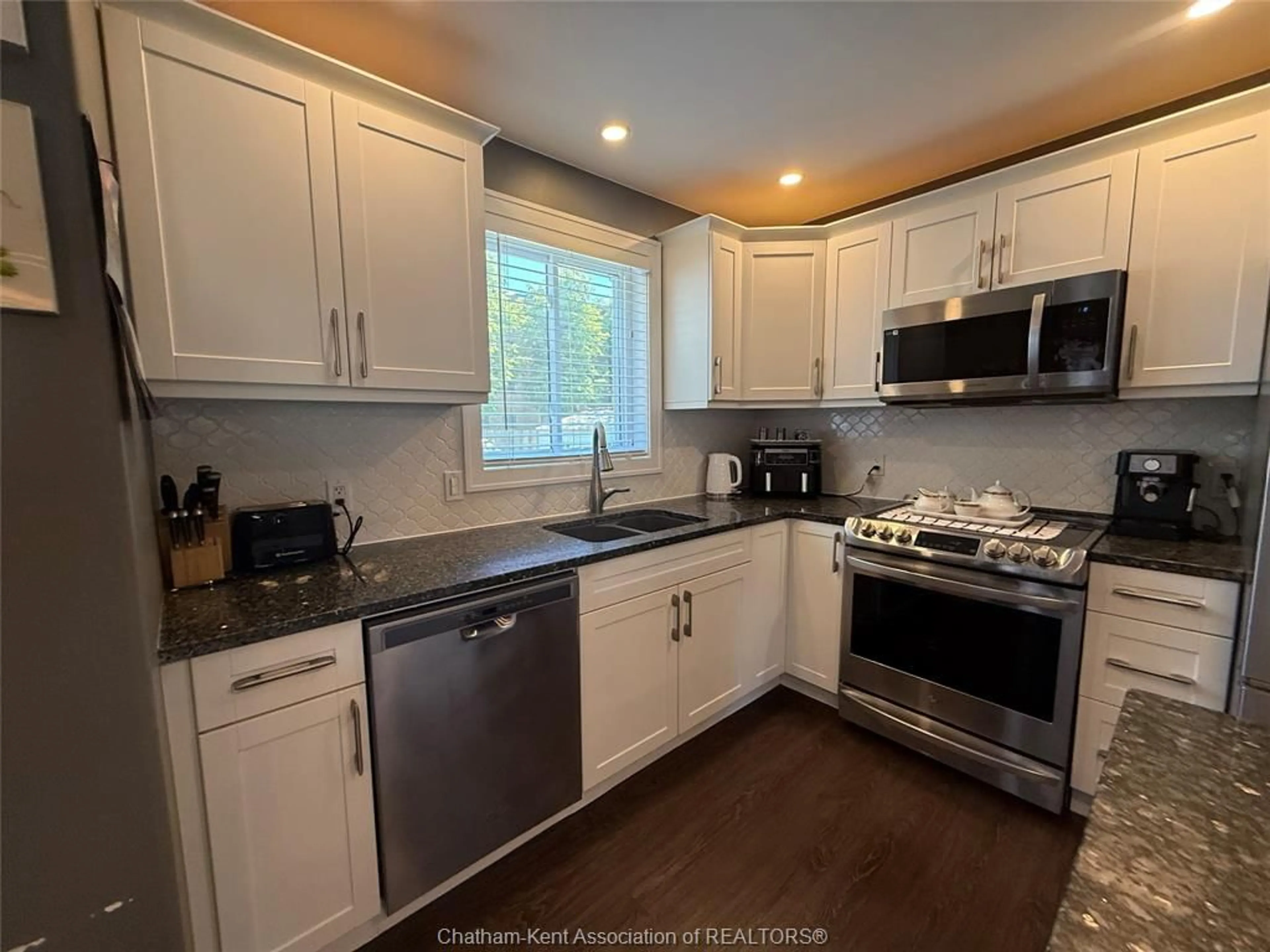 Unknown for 15 LISGAR St, Chatham Ontario N7M 5C7
