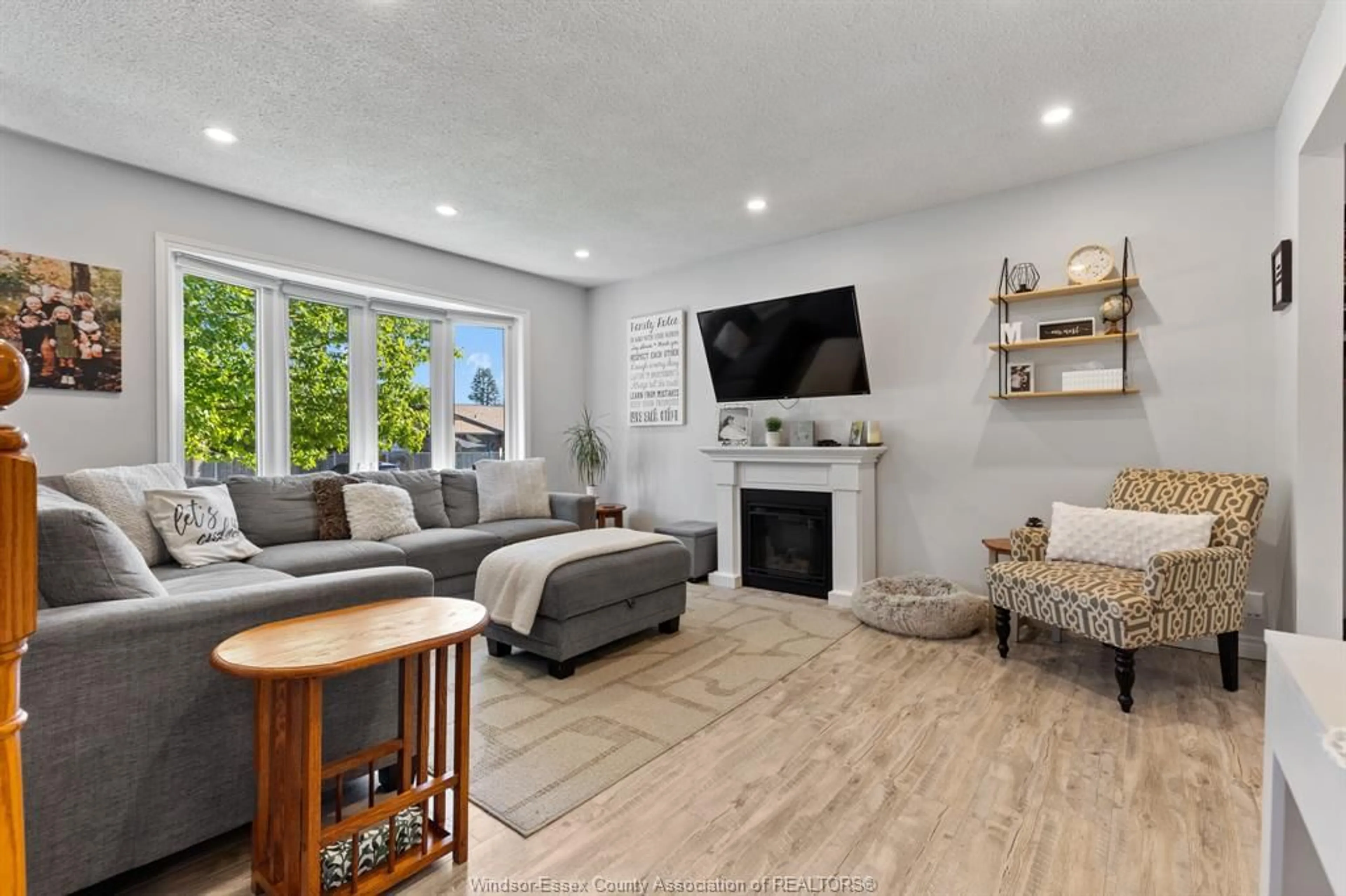 Living room with furniture, unknown for 263 PEARSON, Harrow Ontario N0R 1G0