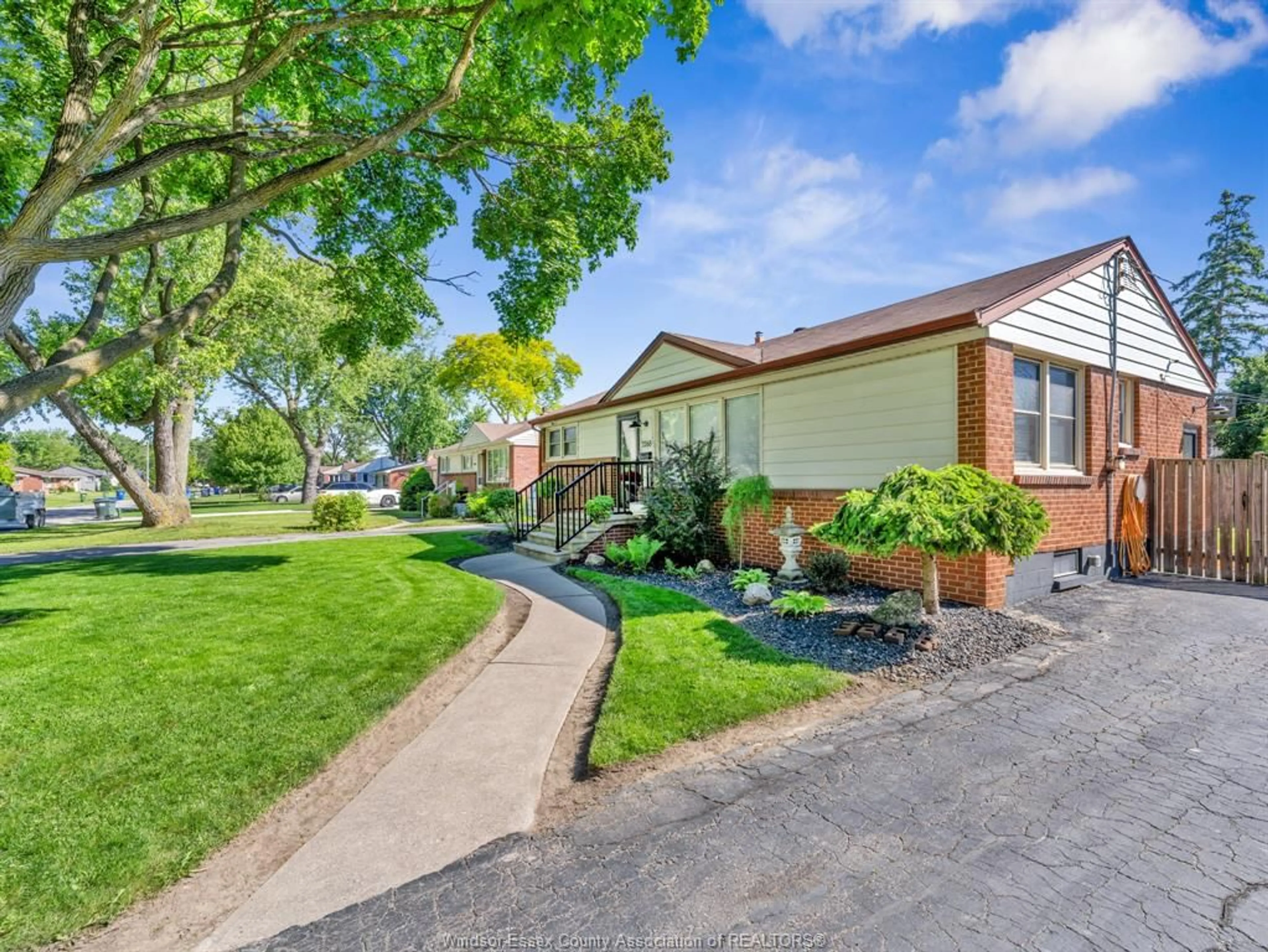 Unknown for 3268 VIRGINIA PARK, Windsor Ontario N9E 2C3