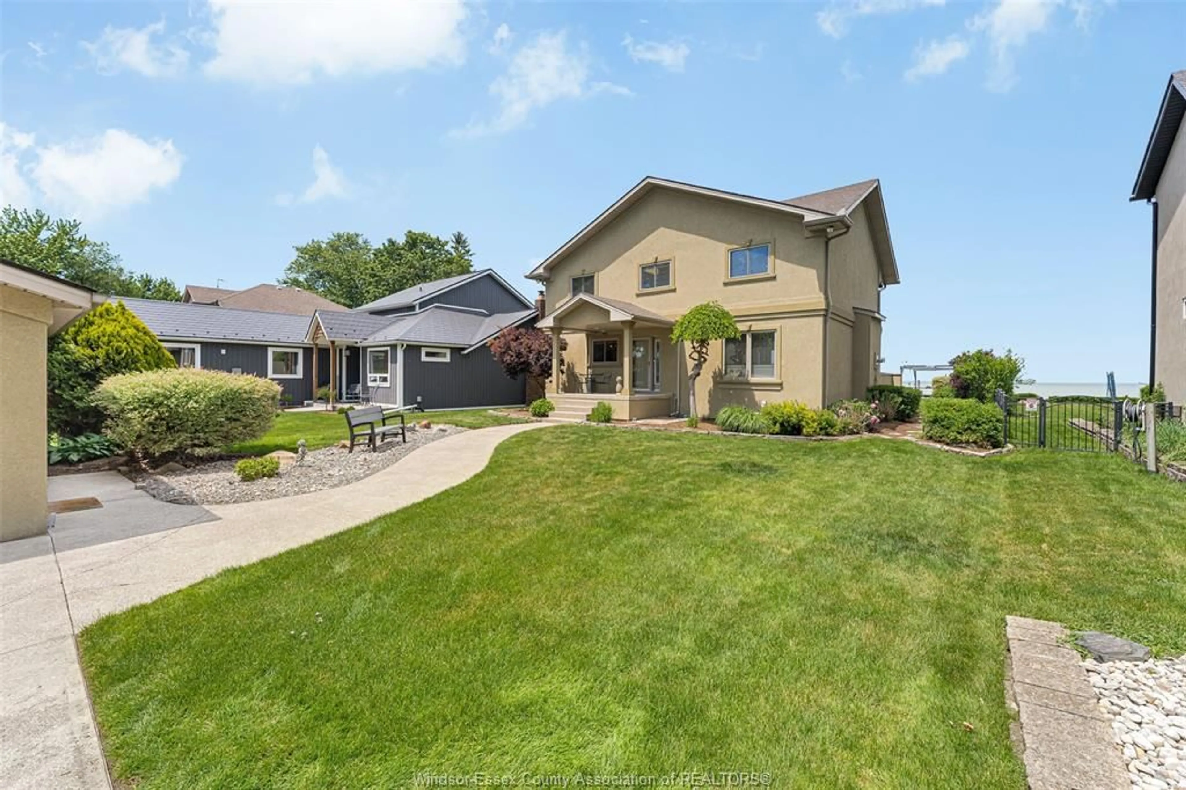 A pic from outside/outdoor area/front of a property/back of a property/a pic from drone, street for 281 LAKEVIEW Dr, Belle River Ontario N0R 1A0