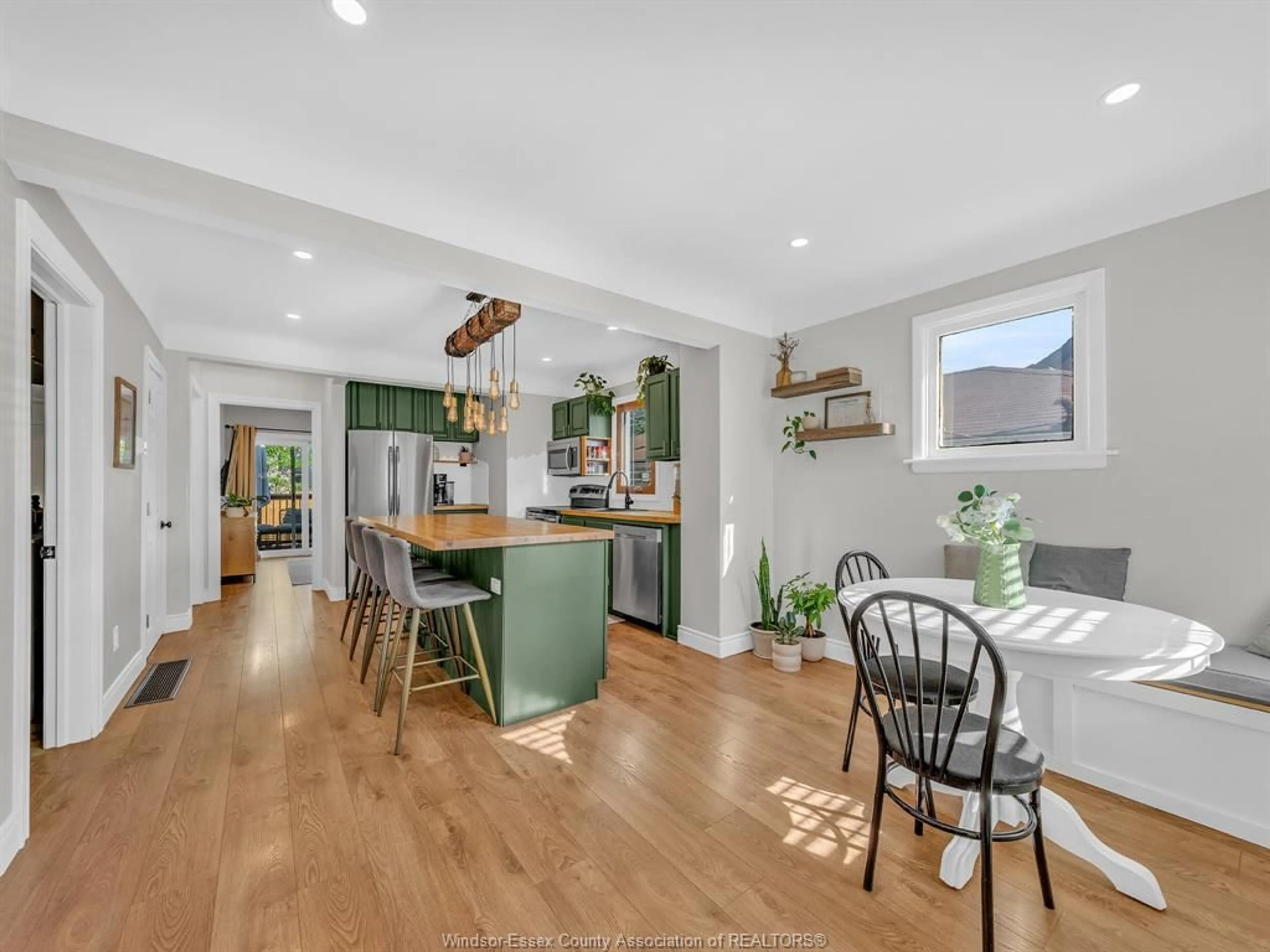 Open concept kitchen, unknown for 3760 GLENFIELD, Windsor Ontario N9C 2B2