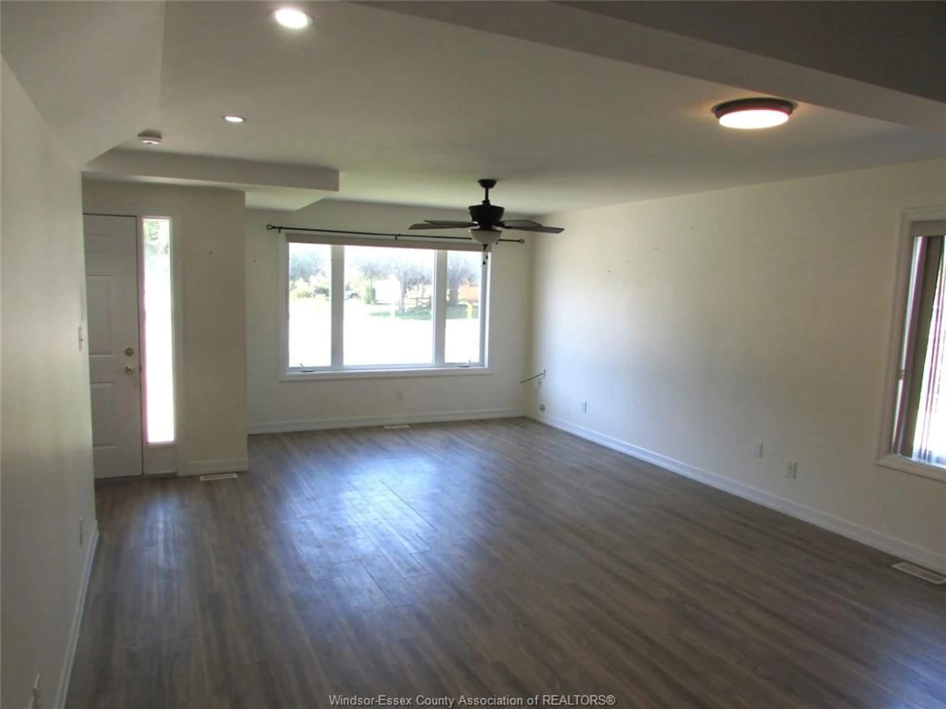 A pic of a room for 89 Oak St, Leamington Ontario N8H 2C7