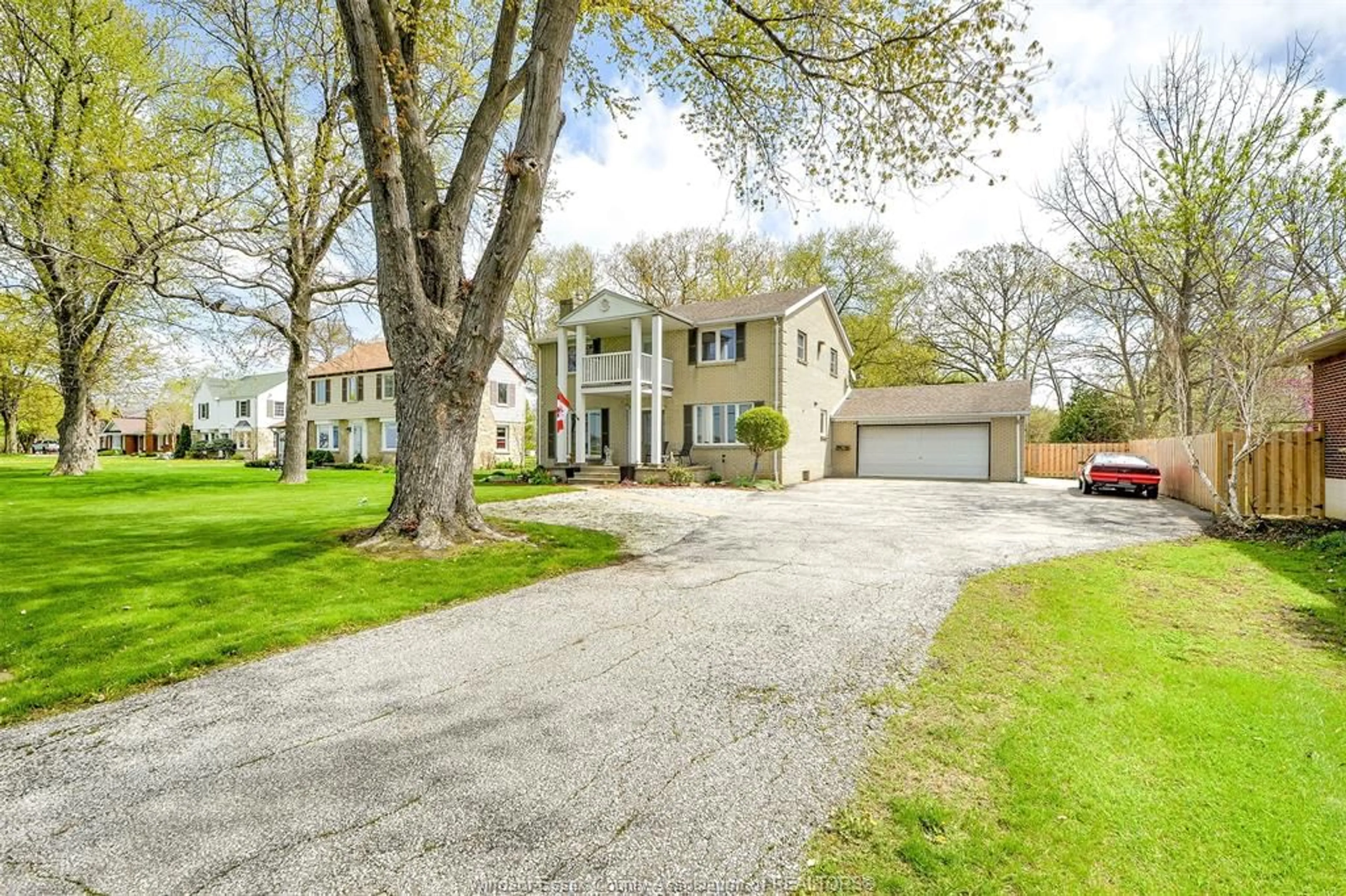 A pic from outside/outdoor area/front of a property/back of a property/a pic from drone, street for 885 FRONT RD. NORTH, Amherstburg Ontario N9V 2V6