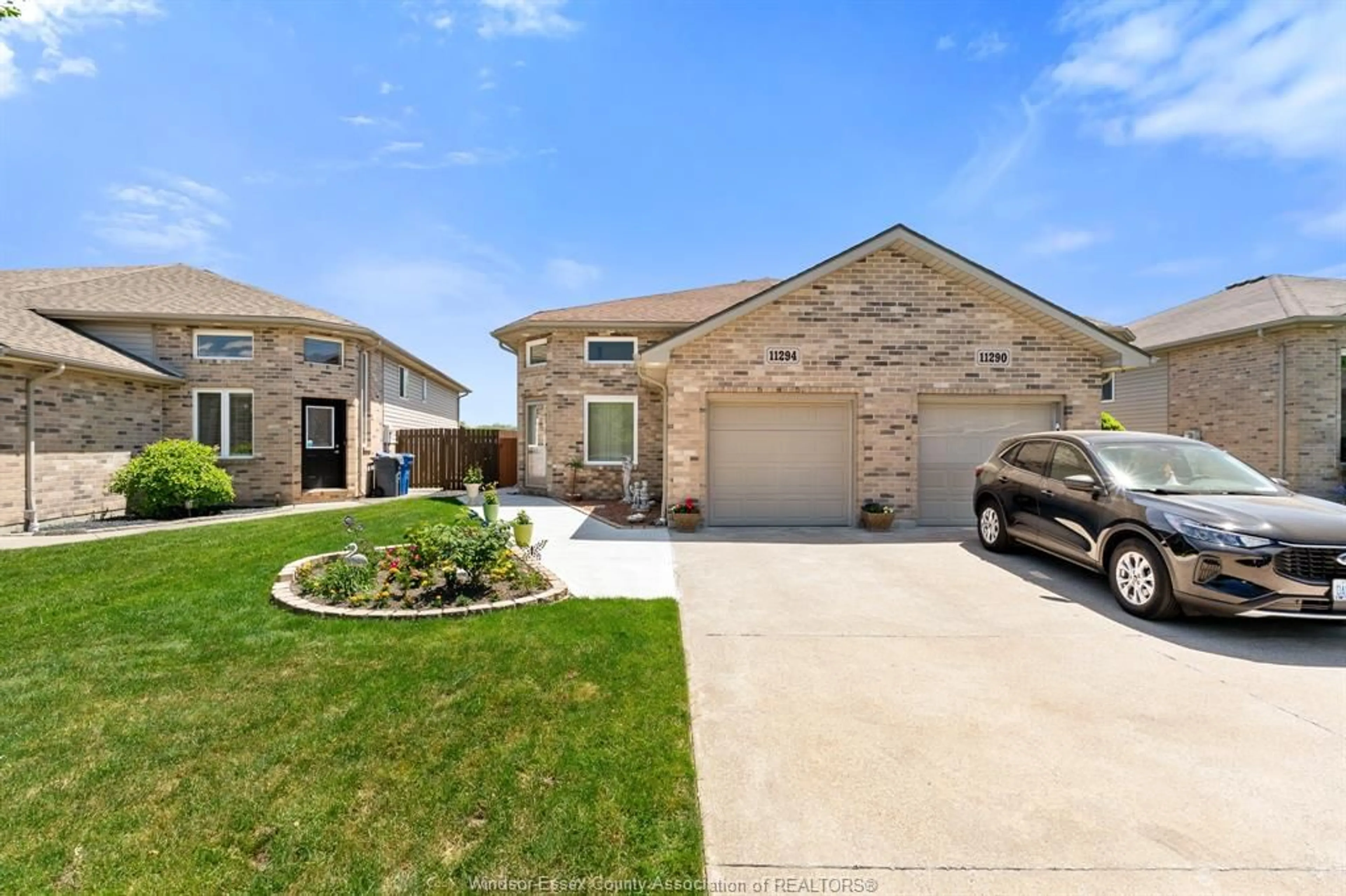Unknown for 11294 TIMBER BAY Cres, Windsor Ontario N8R 2L2