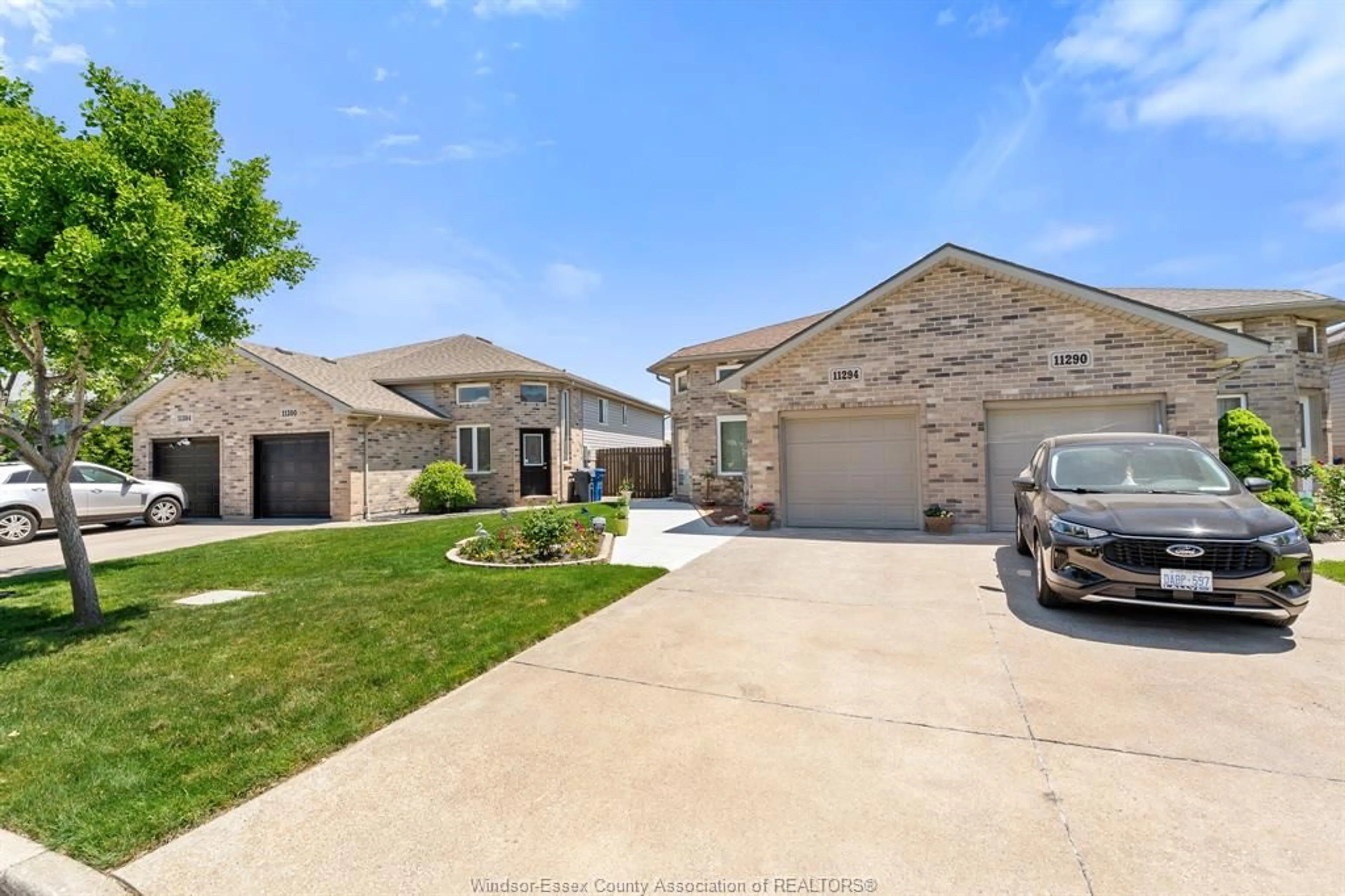 Unknown for 11294 TIMBER BAY Cres, Windsor Ontario N8R 2L2