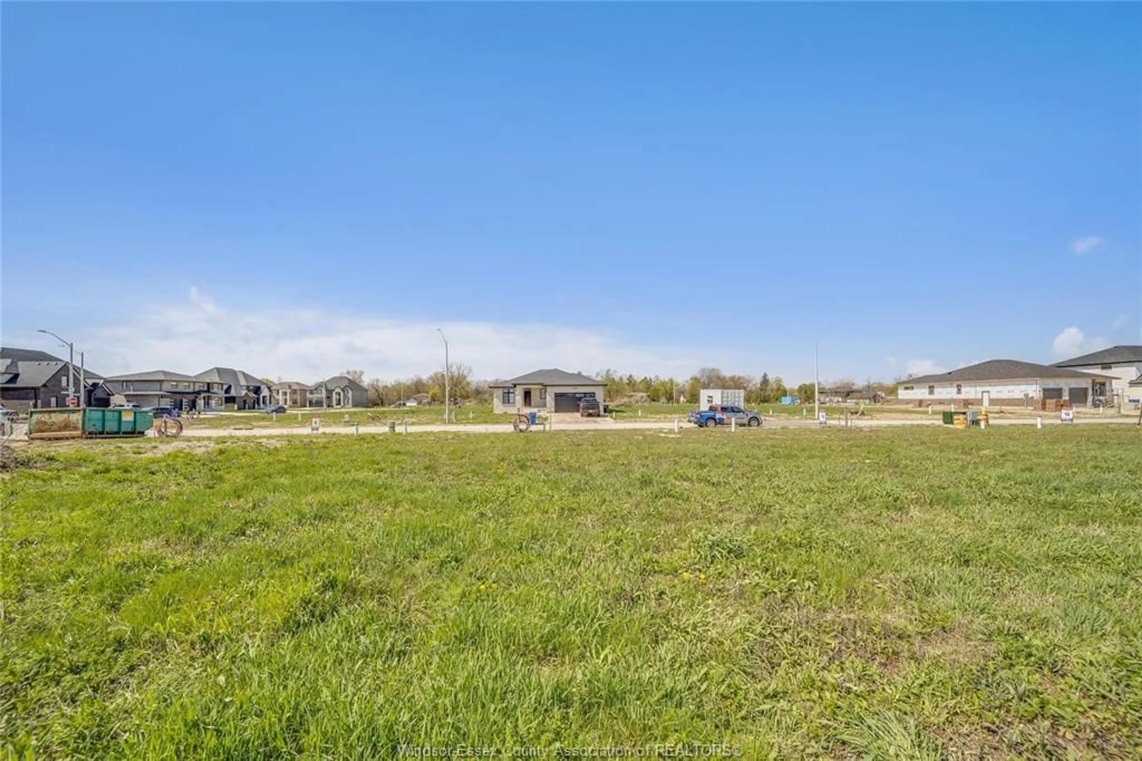 A pic from outside/outdoor area/front of a property/back of a property/a pic from drone, unknown for 3674 FARROW Ave, Windsor Ontario N9H 0B3