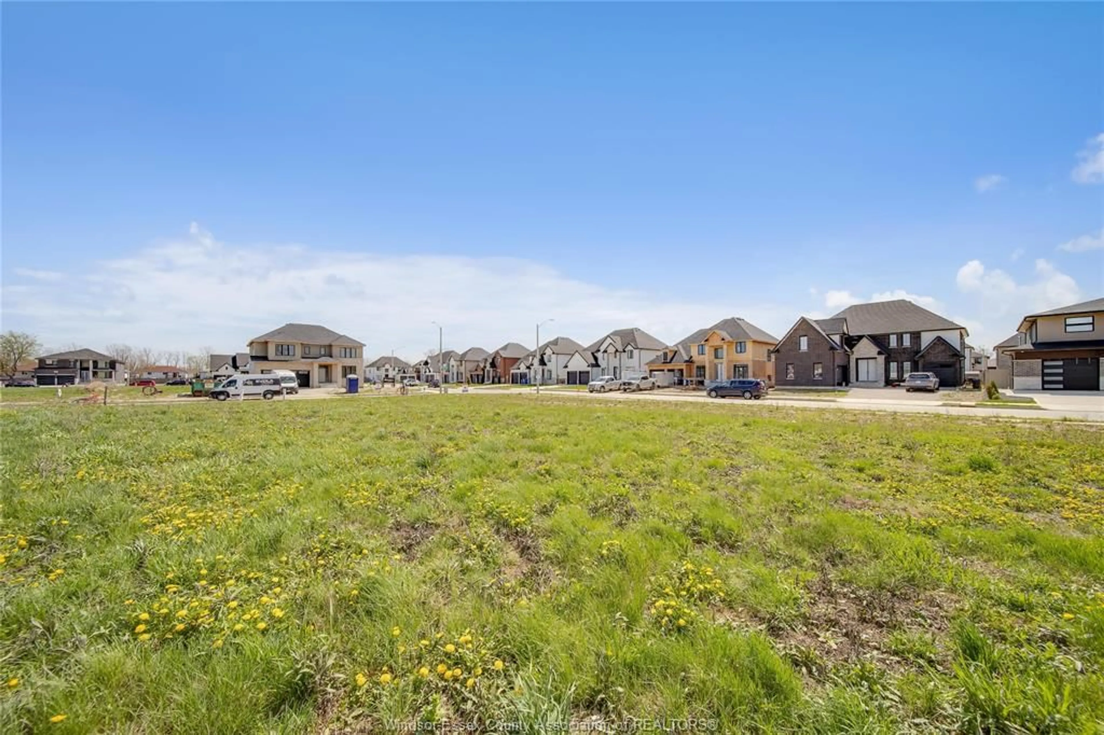 A pic from outside/outdoor area/front of a property/back of a property/a pic from drone, unknown for 3674 FARROW Ave, Windsor Ontario N9H 0B3