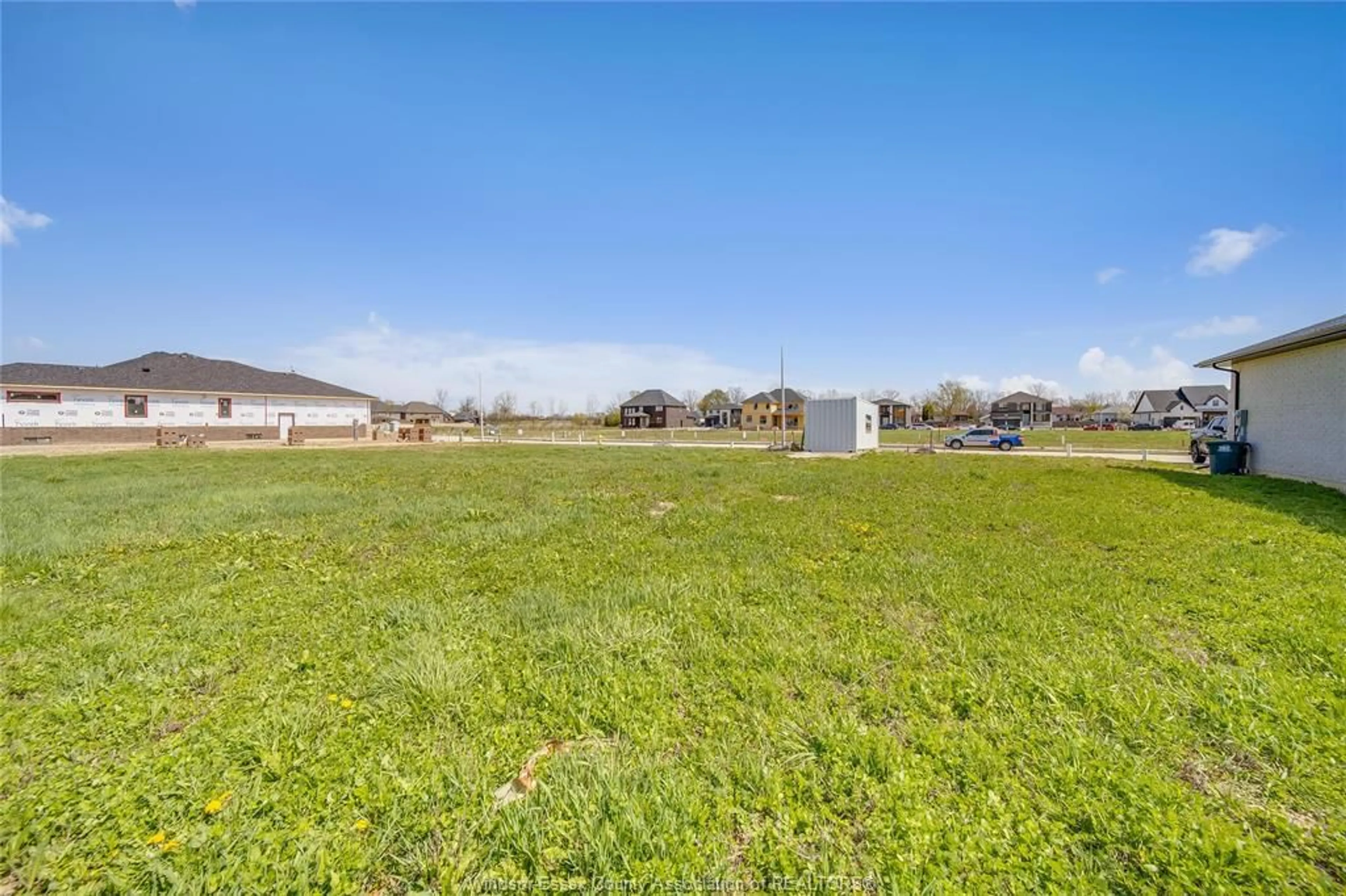 A pic from outside/outdoor area/front of a property/back of a property/a pic from drone, unknown for 3667 FARROW Ave, Windsor Ontario N9H 0B3