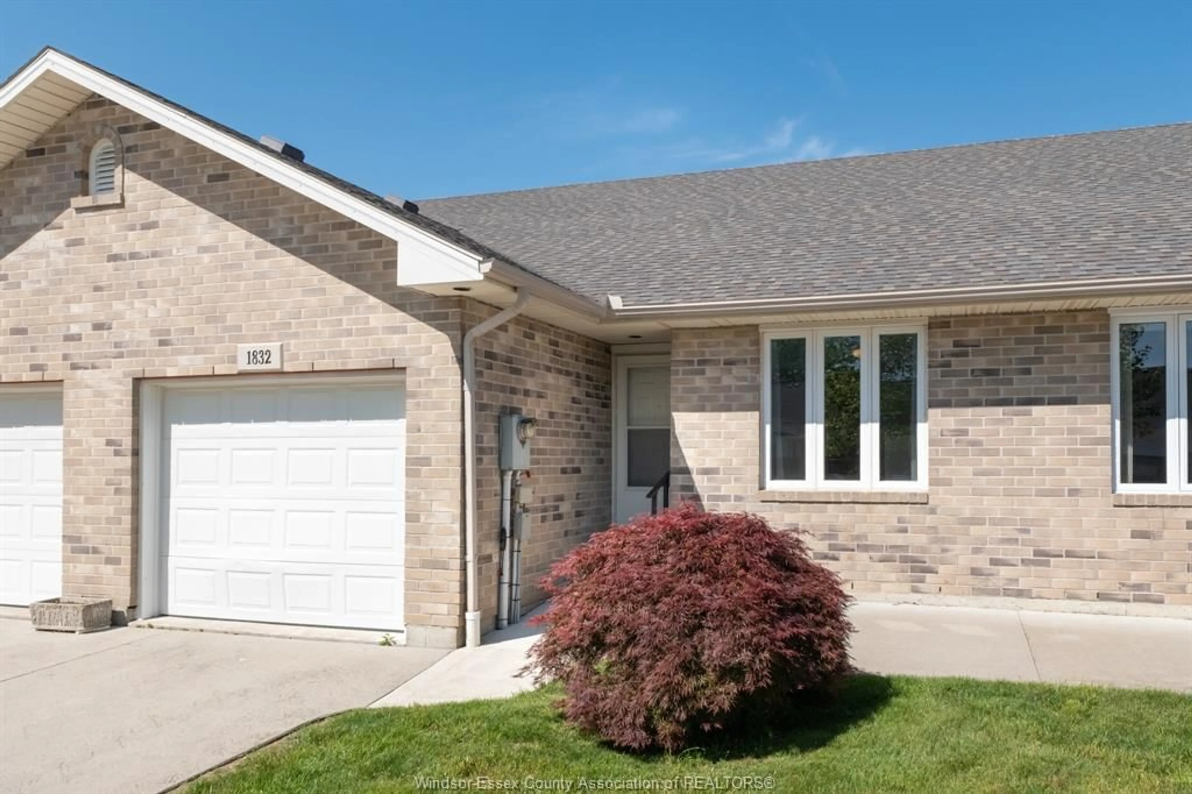 Home with brick exterior material, street for 1832 BANWELL, Windsor Ontario N8P 1X1