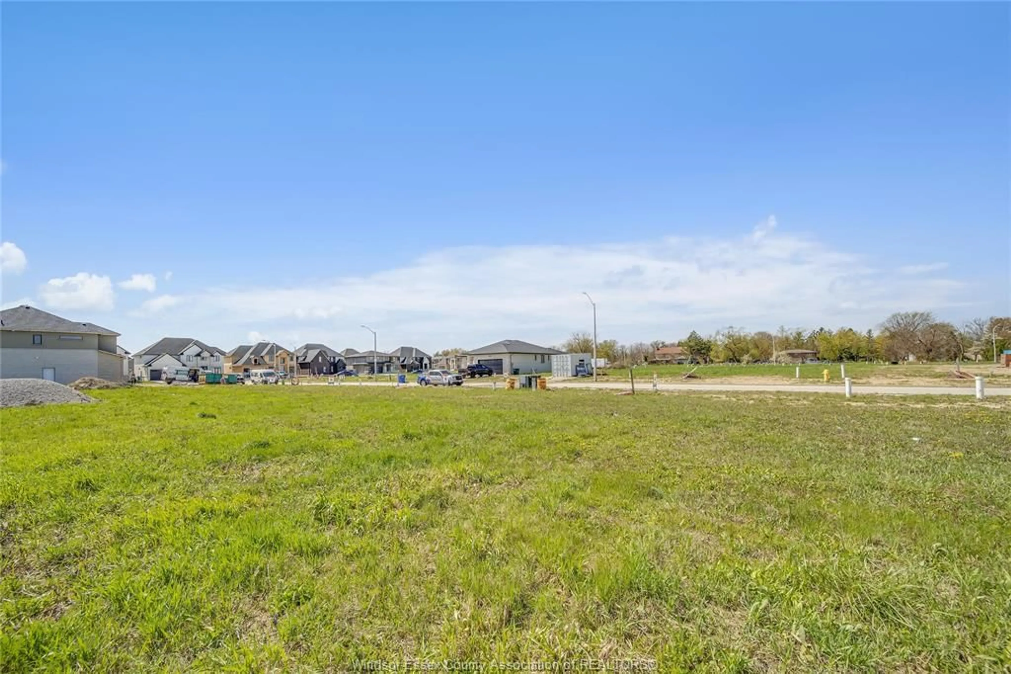 A pic from outside/outdoor area/front of a property/back of a property/a pic from drone, water/lake/river/ocean view for 3673 FARROW Ave, Windsor Ontario N9H 0B3