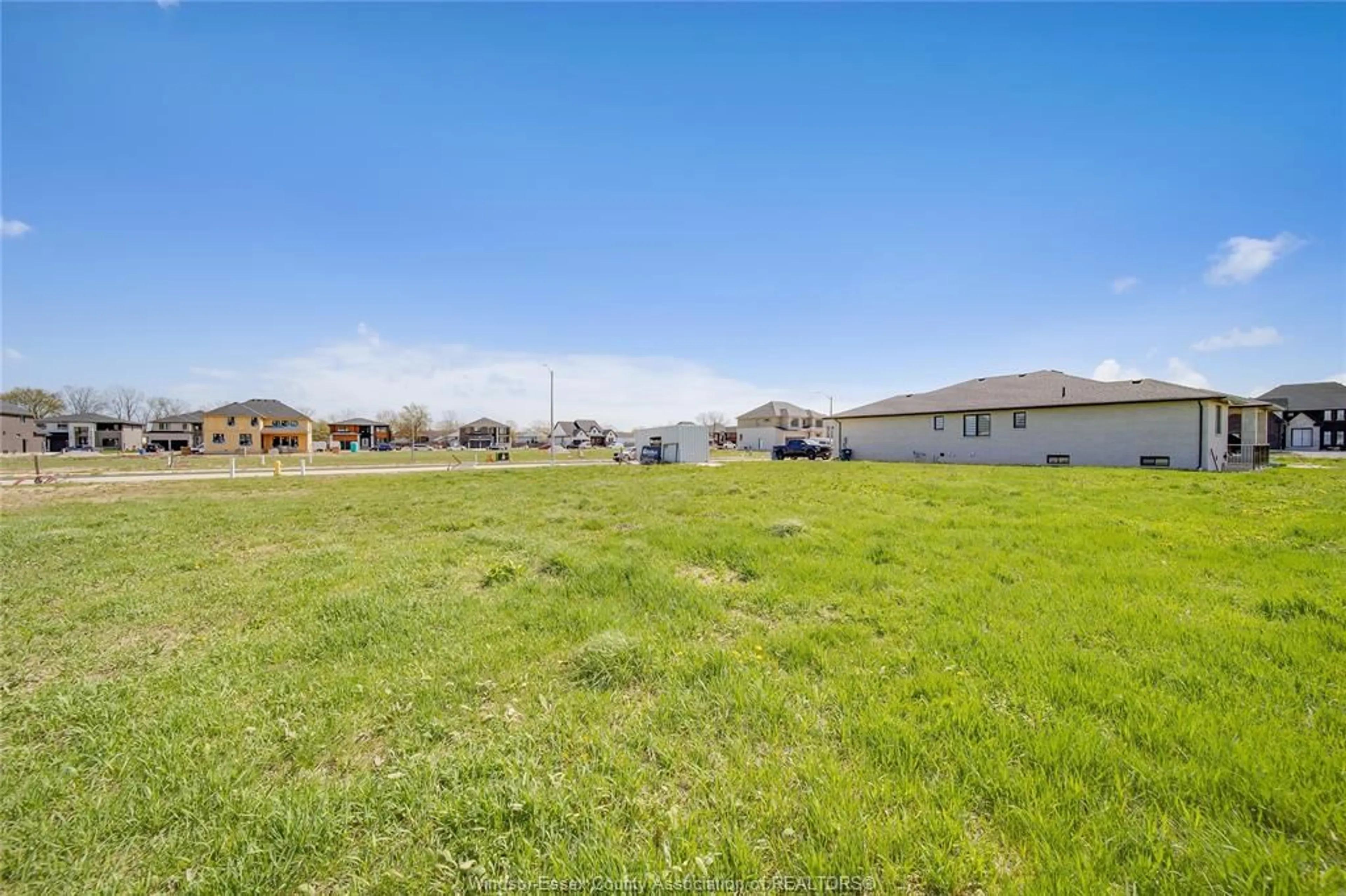 A pic from outside/outdoor area/front of a property/back of a property/a pic from drone, water/lake/river/ocean view for 3679 FARROW Ave, Windsor Ontario N9H 0B3