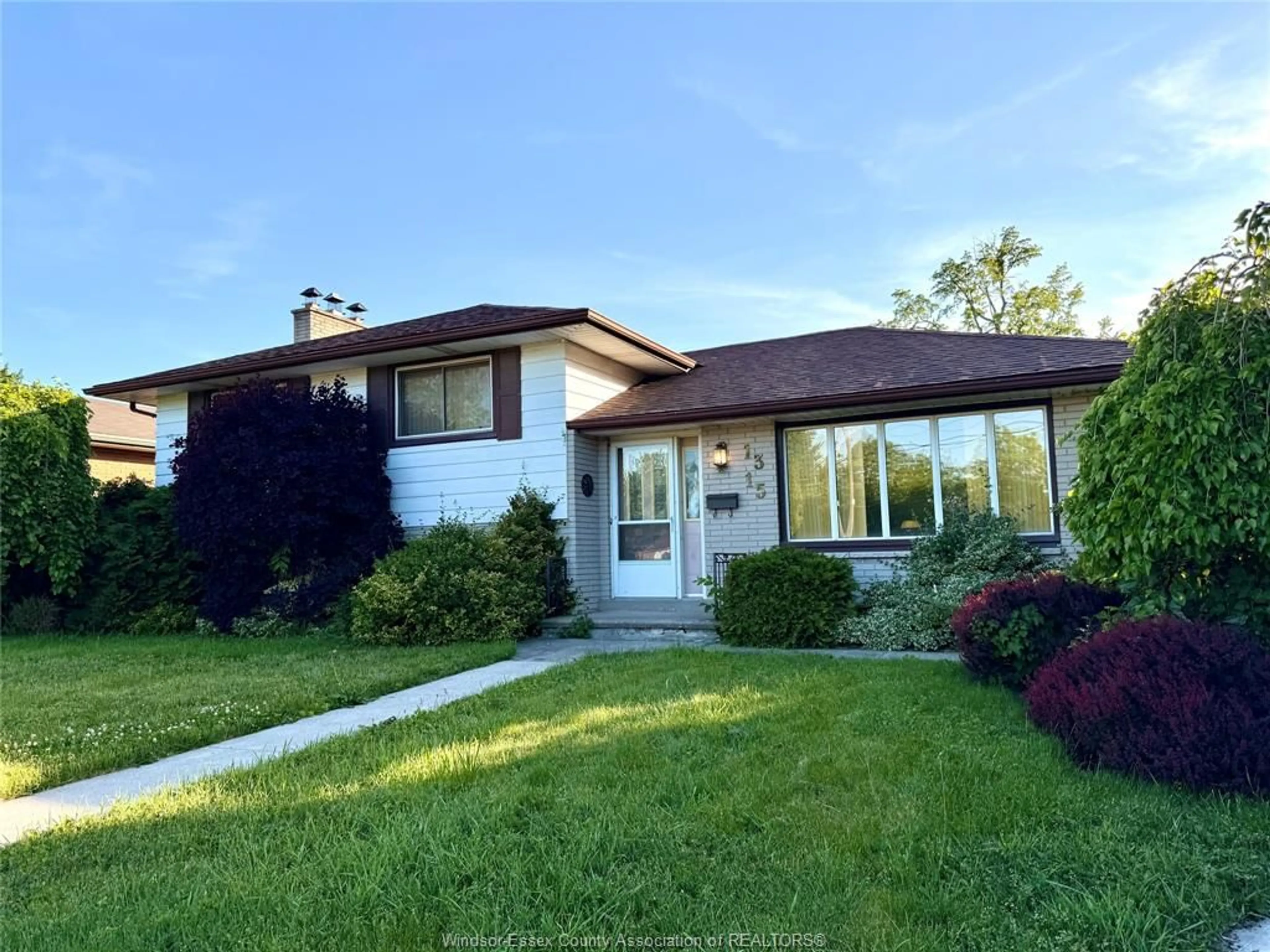 Unknown for 1315 Olive Rd, Windsor Ontario N8Y 4M3