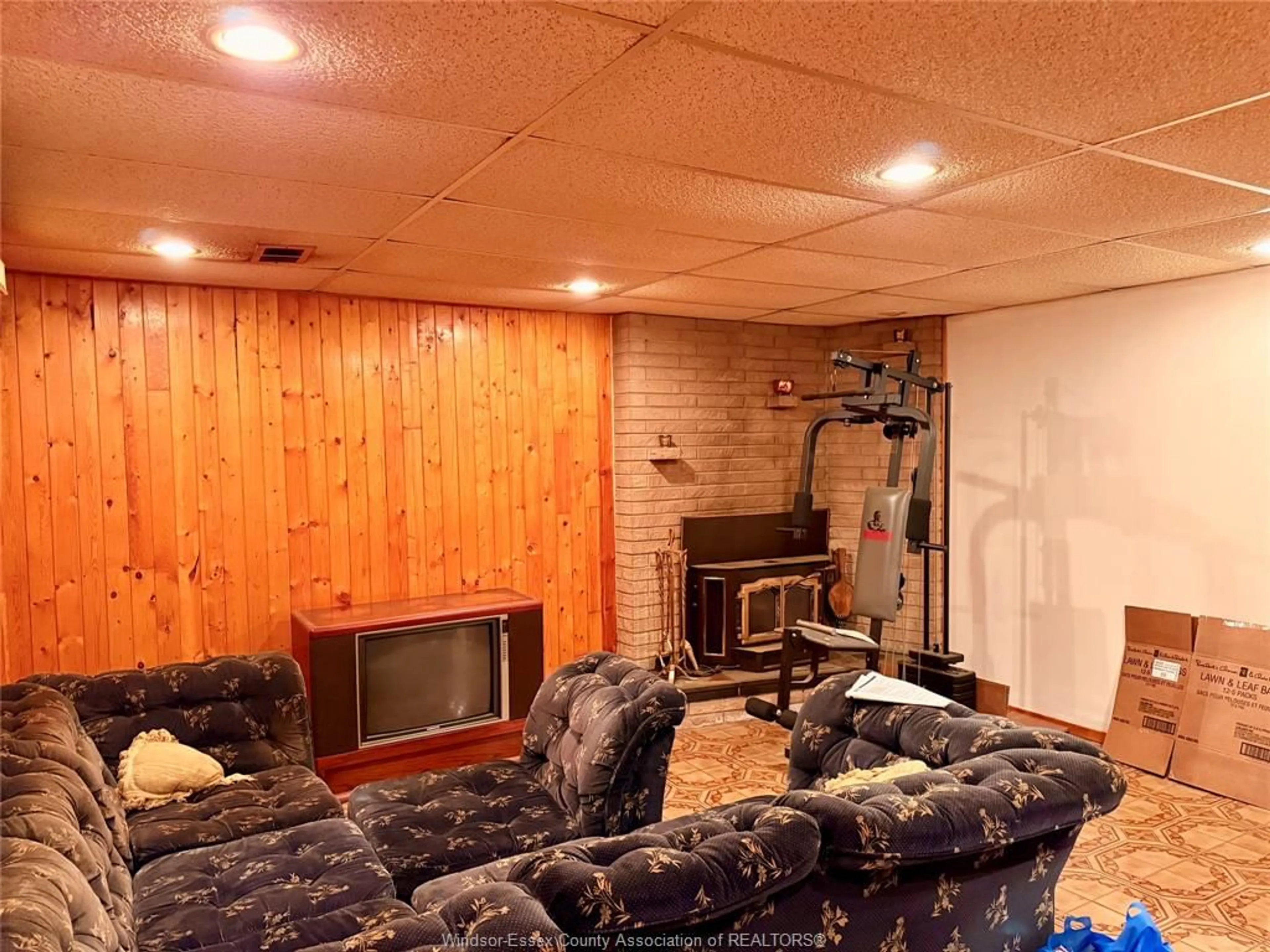 A pic of a room for 1315 Olive Rd, Windsor Ontario N8Y 4M3