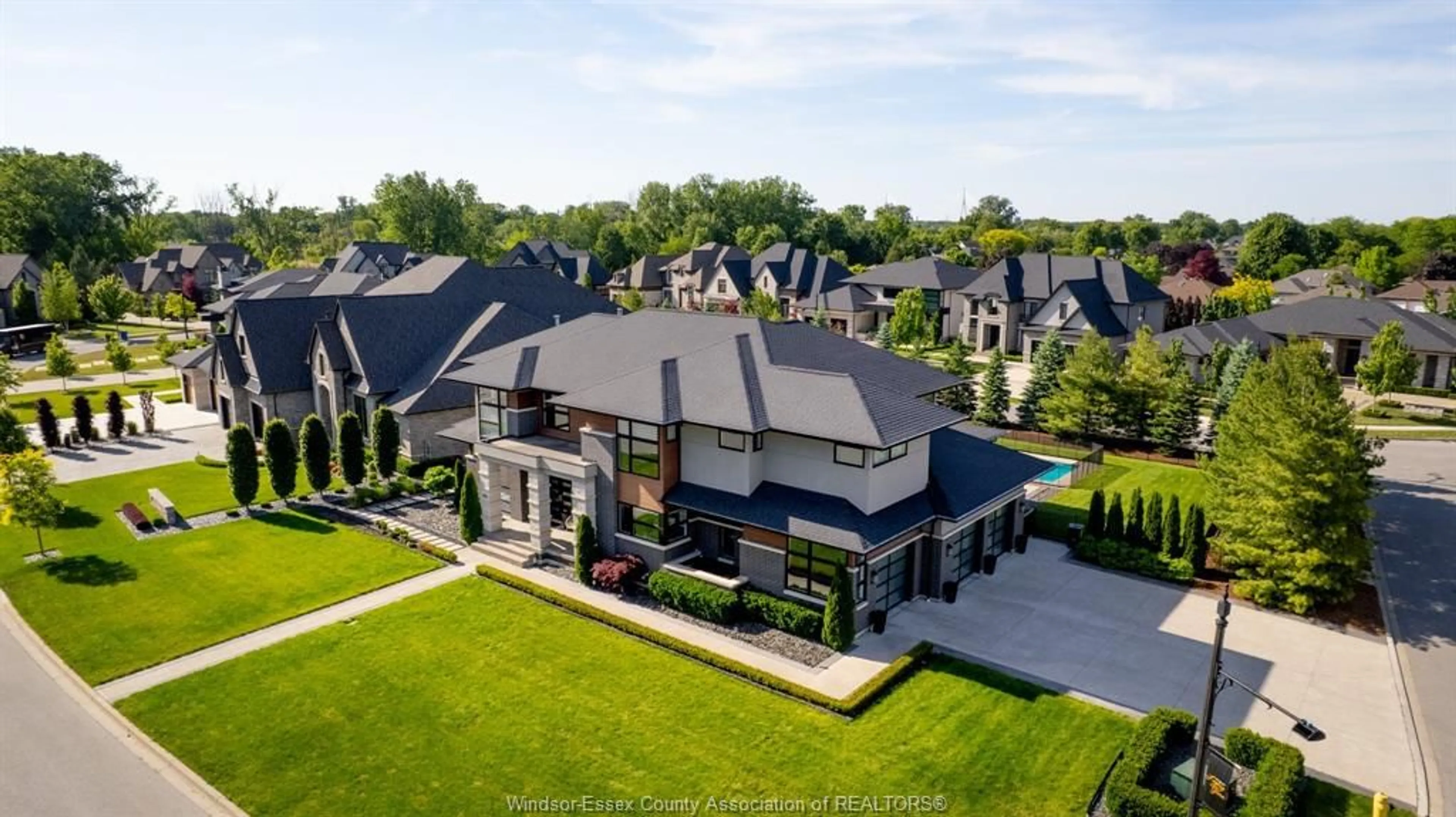 A pic from outside/outdoor area/front of a property/back of a property/a pic from drone, unknown for 836 LEGACY GROVE Dr, LaSalle Ontario N9J 0C4