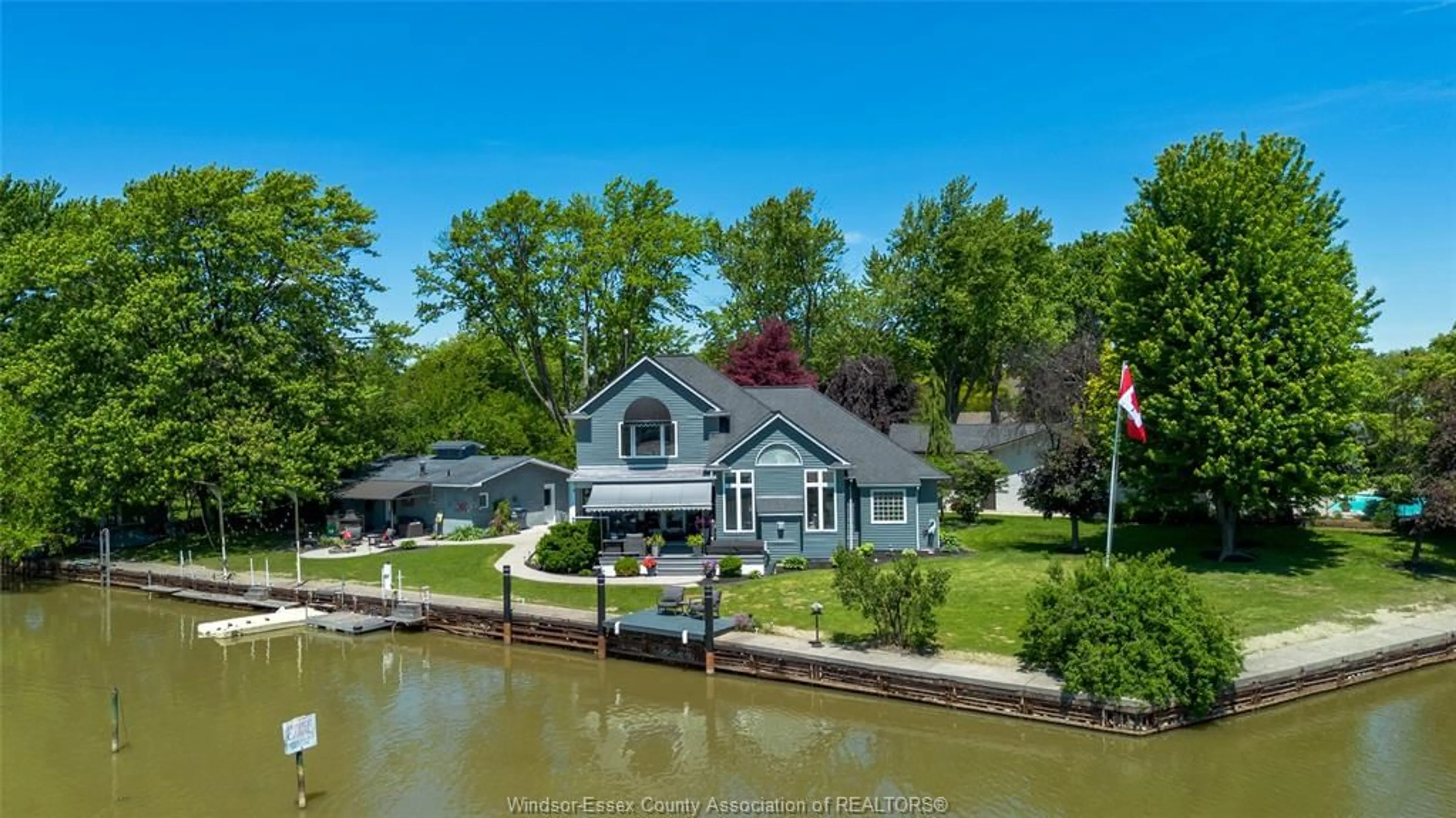 A pic from outside/outdoor area/front of a property/back of a property/a pic from drone, water/lake/river/ocean view for 371 ALOHA Dr, Tecumseh Ontario N8N 1K1