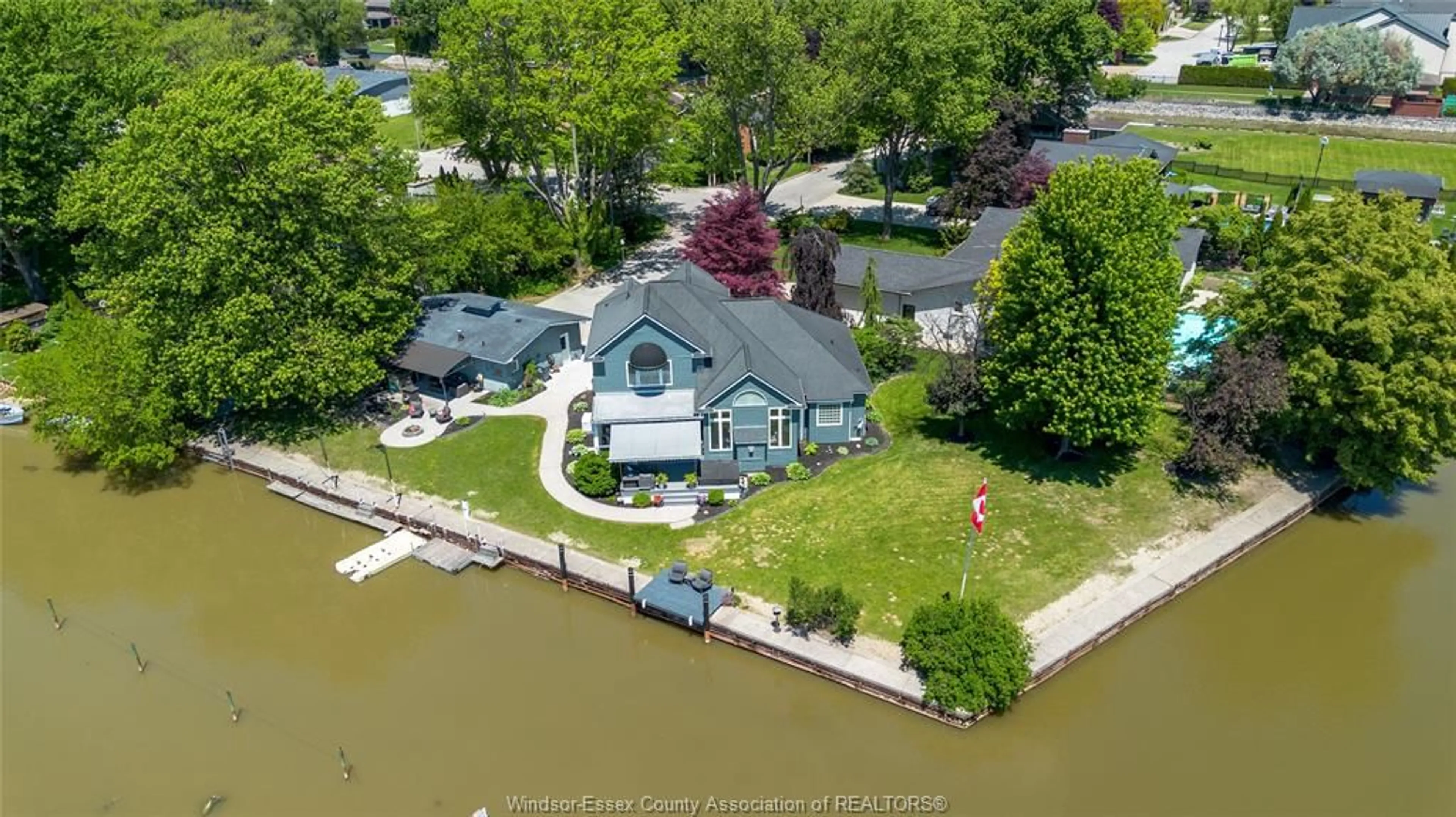 A pic from outside/outdoor area/front of a property/back of a property/a pic from drone, water/lake/river/ocean view for 371 ALOHA Dr, Tecumseh Ontario N8N 1K1