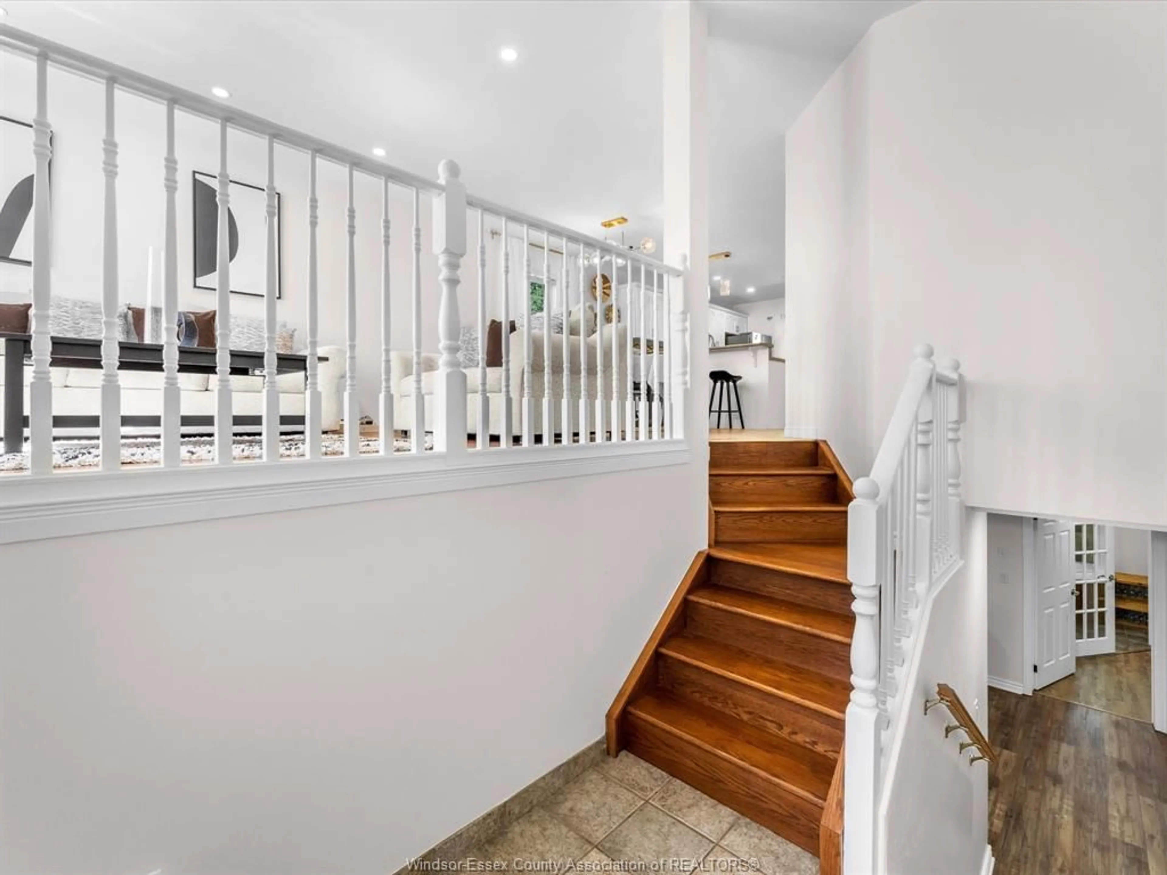 Indoor foyer for 791 HELENA Cres, Belle River Ontario N8L 0L1