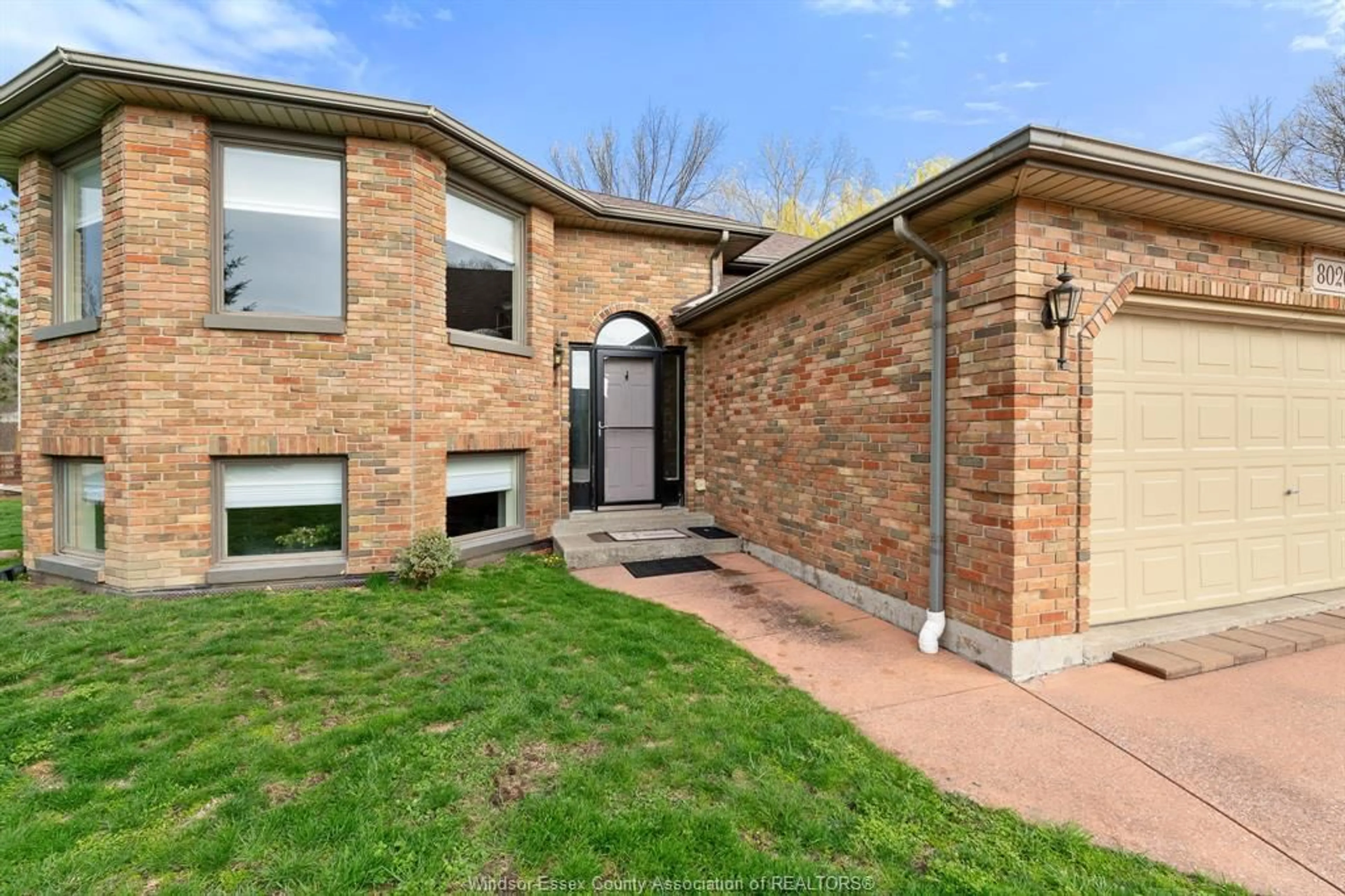Home with brick exterior material, street for 8020 Gardiner Cres, McGregor Ontario N0R 1J0