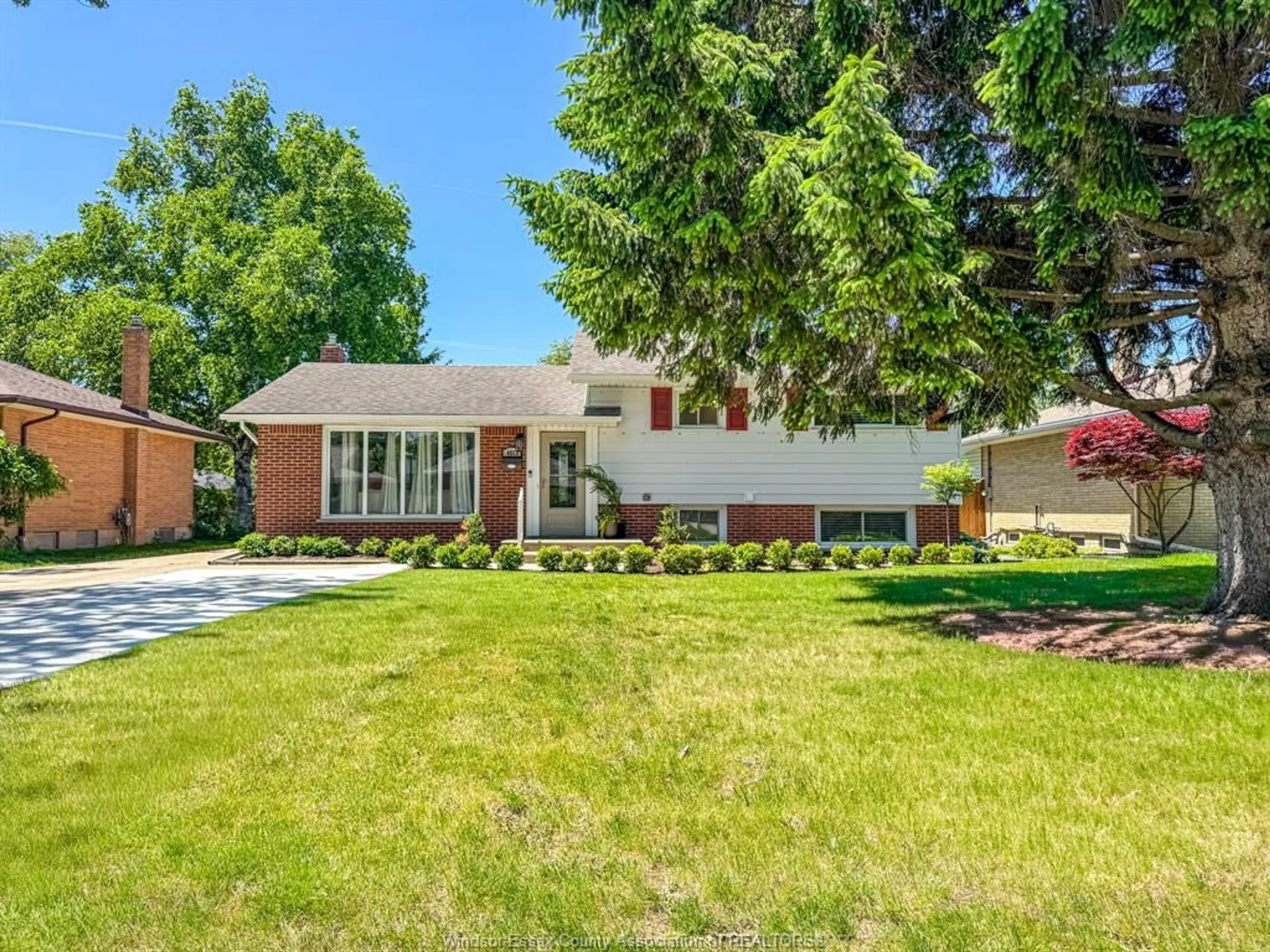 Home with brick exterior material, street for 4013 LONGFELLOW, Windsor Ontario N9G 2B5