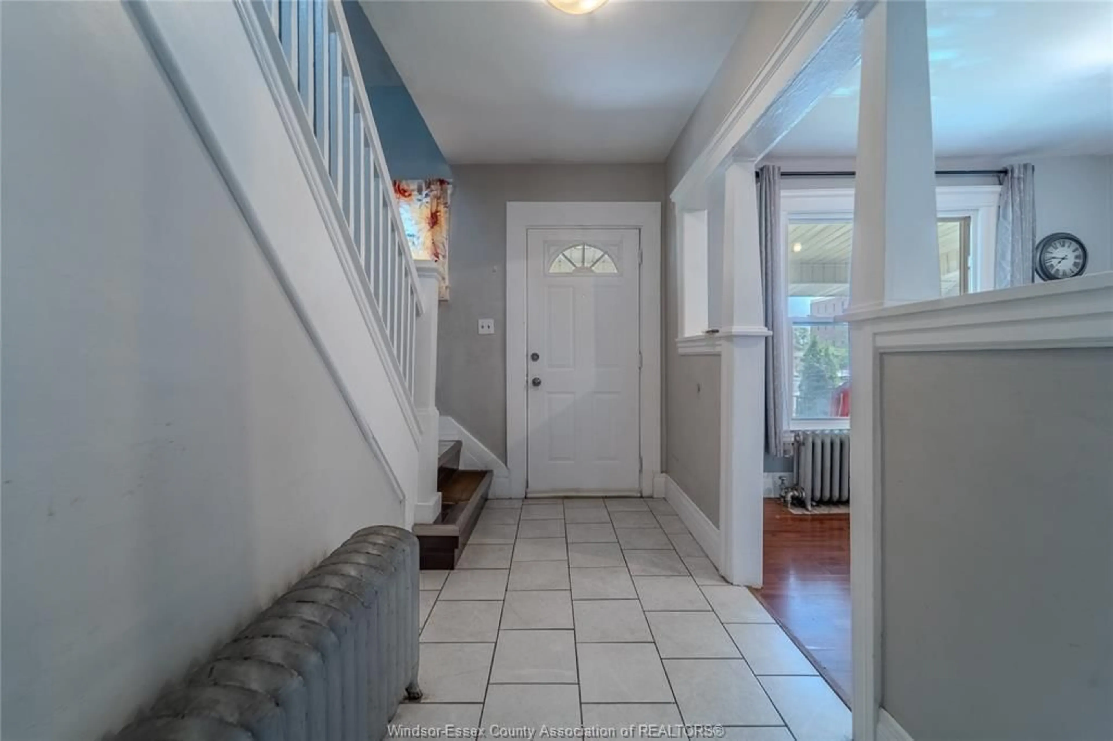 Indoor entryway for 1679 Howard Ave, Windsor Ontario N8X 3T6