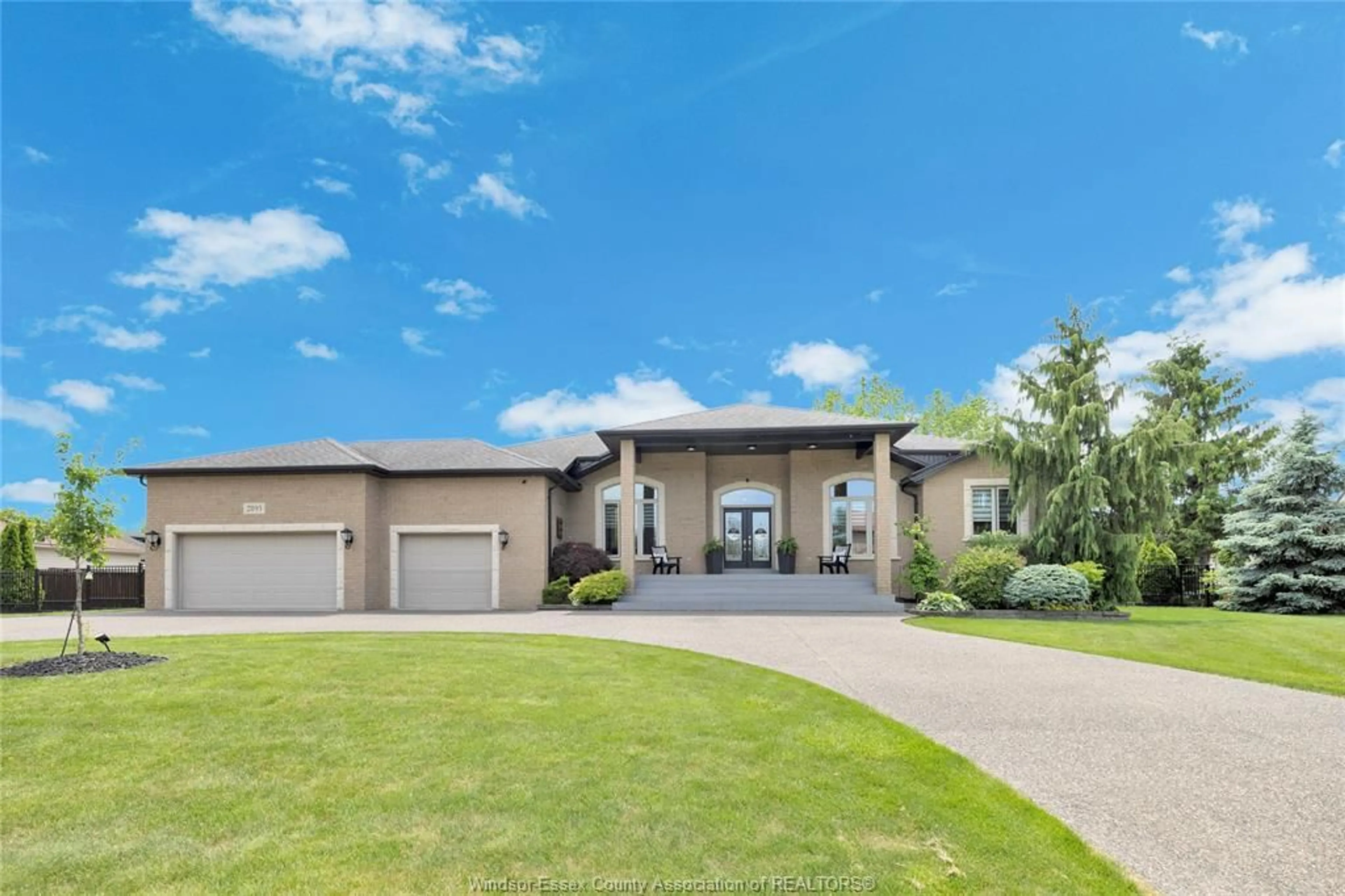 Unknown for 2895 PICCADILLY Ave, Tecumseh Ontario N0R 1L0