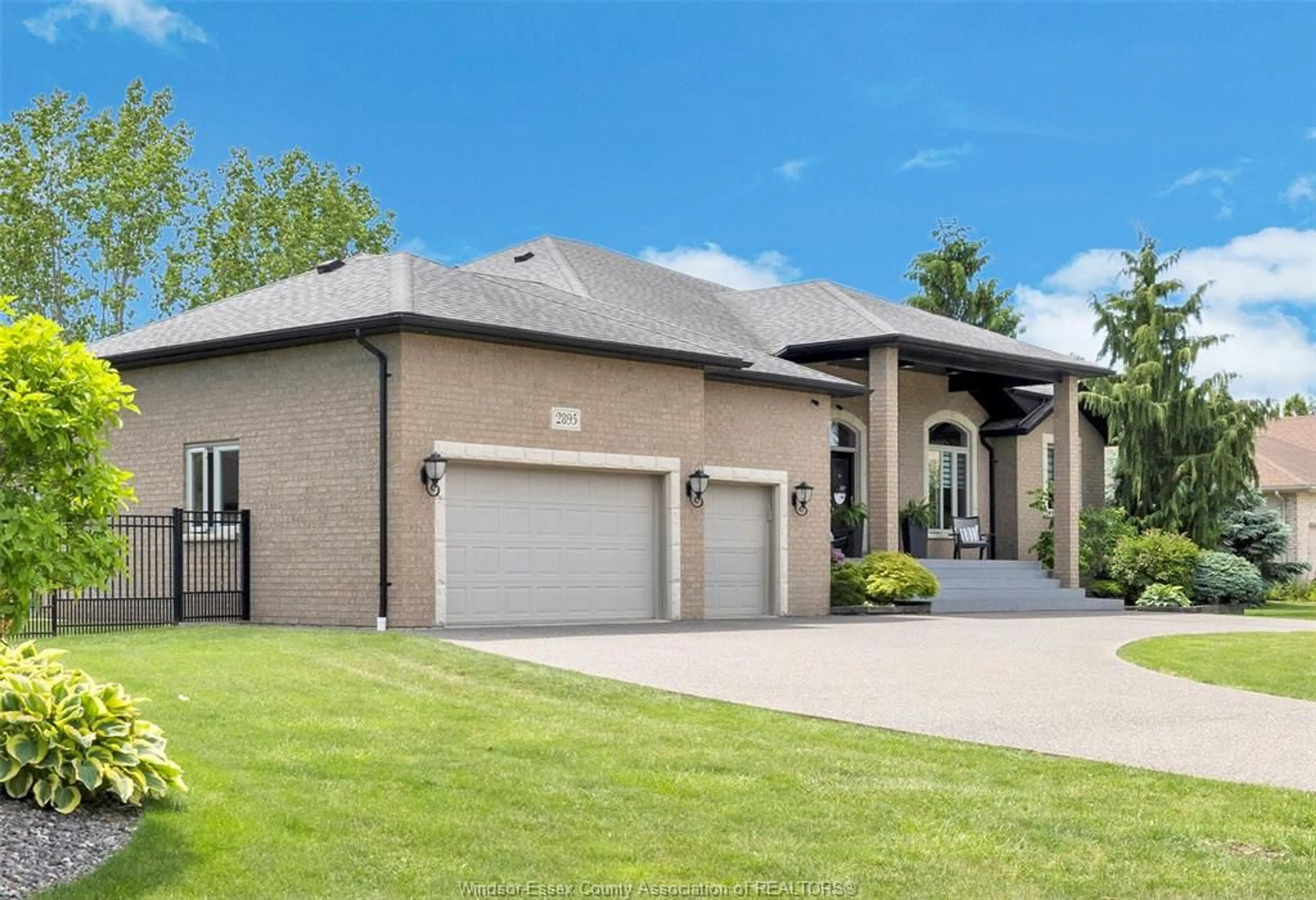 Unknown for 2895 PICCADILLY Ave, Tecumseh Ontario N0R 1L0