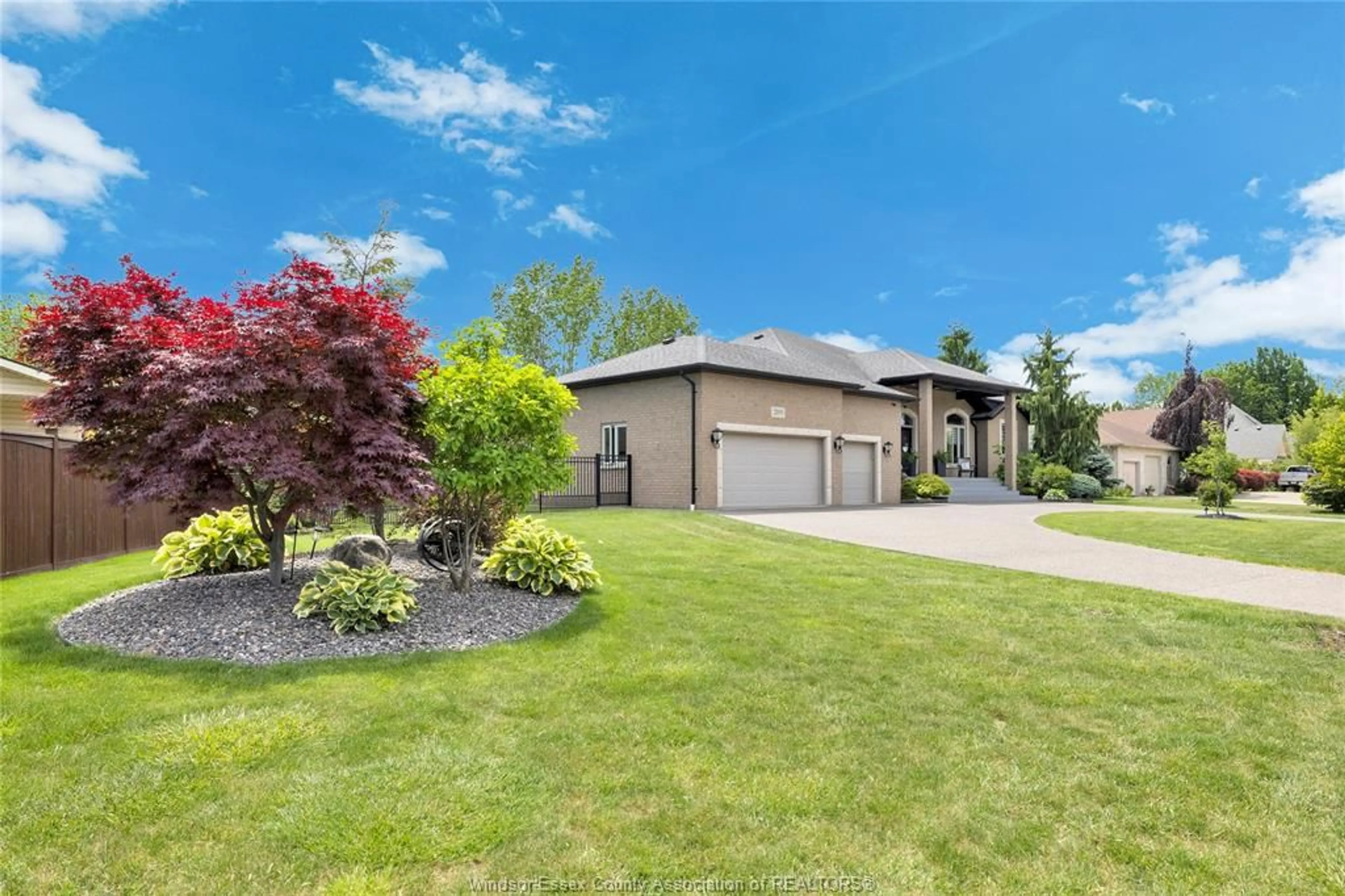 Unknown for 2895 PICCADILLY Ave, Tecumseh Ontario N0R 1L0