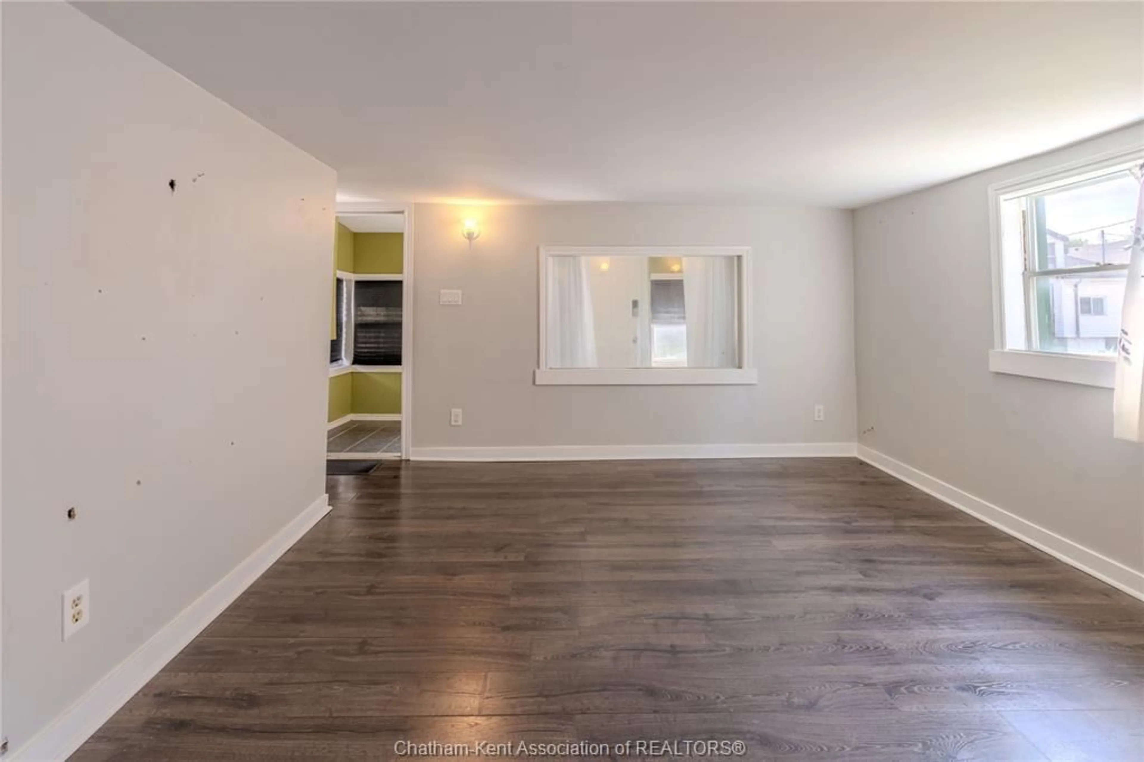 Unknown for 32 Degge St, Chatham Ontario N7M 4X2
