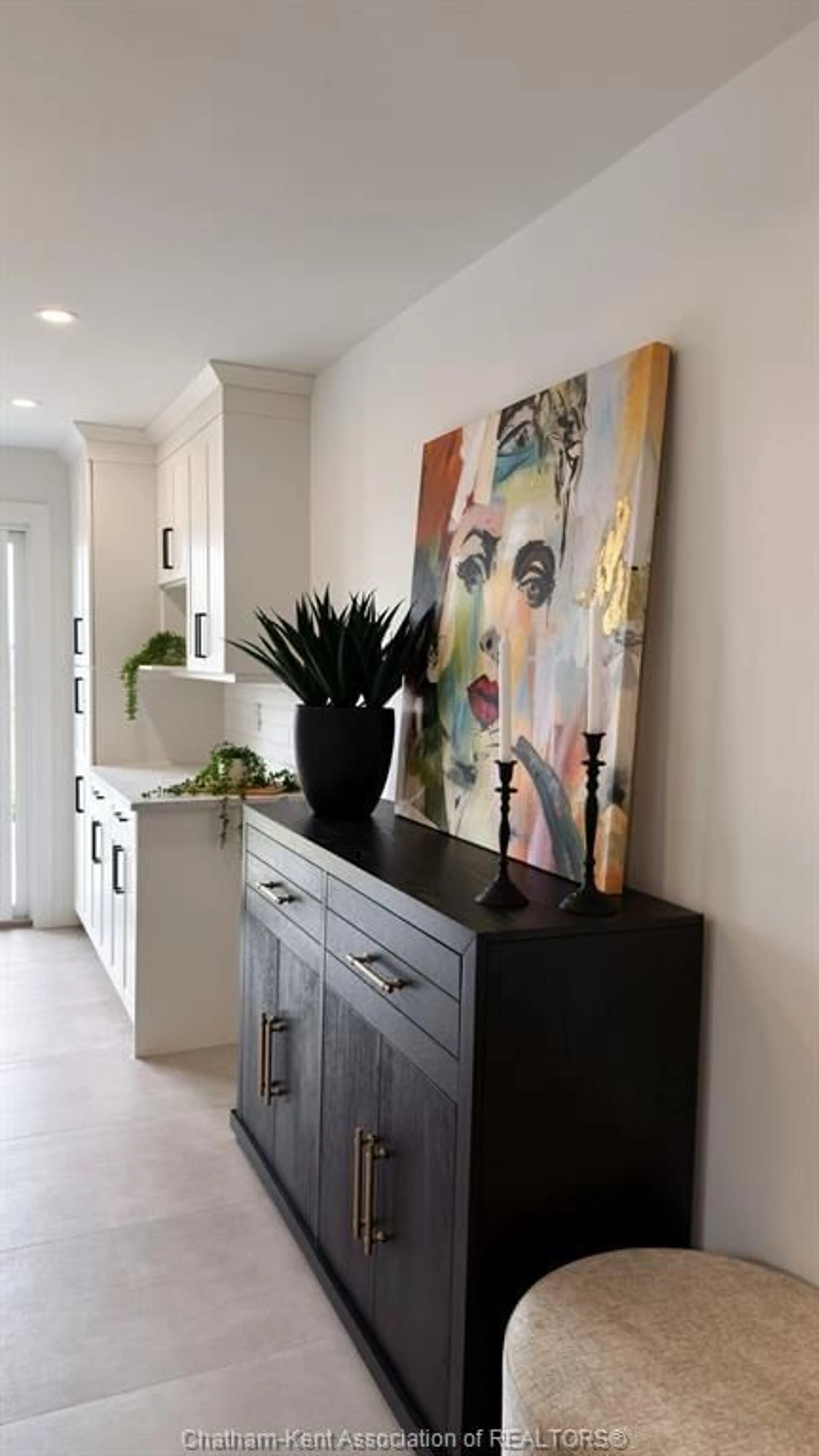 Contemporary kitchen, unknown for 608 INDIAN CREEK Rd, Chatham Ontario N7M 5J5