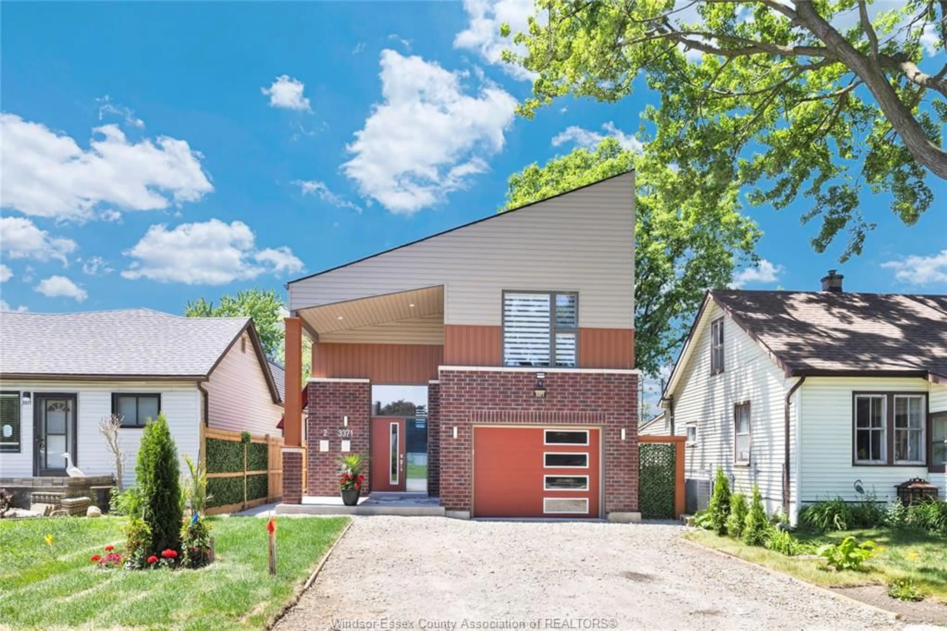 Home with brick exterior material, street for 3371 BYNG Rd, Windsor Ontario N8W 3H3